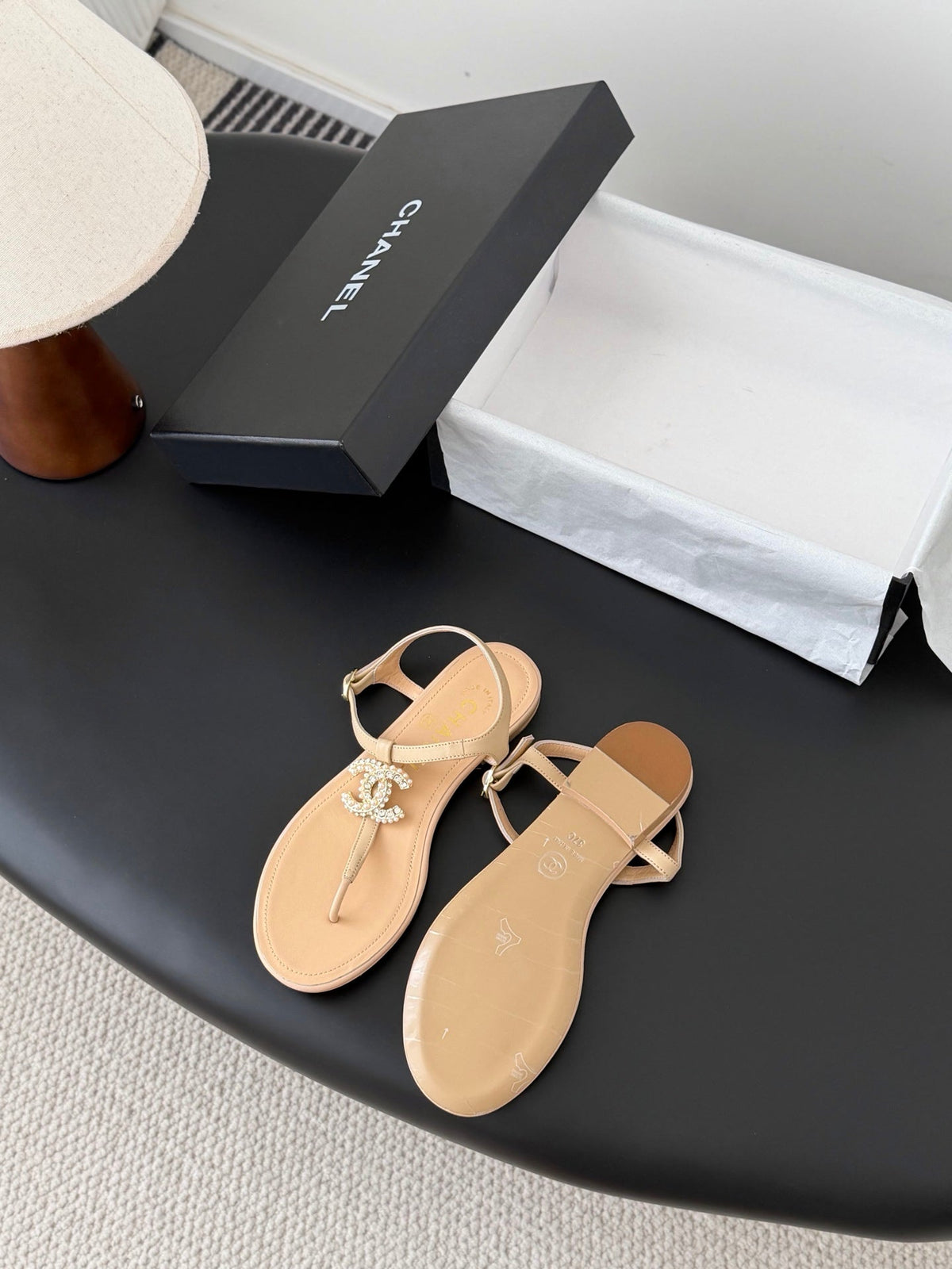 CC Strappy Sandals Beige Sheepskin 670386