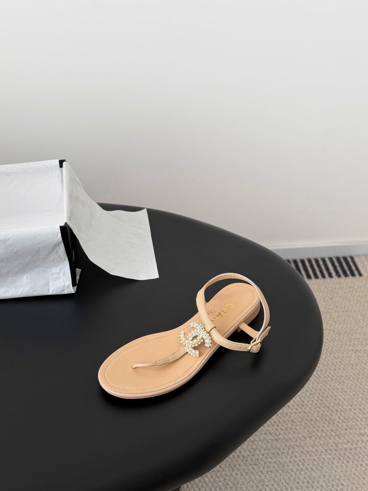 CC Strappy Sandals Beige Sheepskin 670386