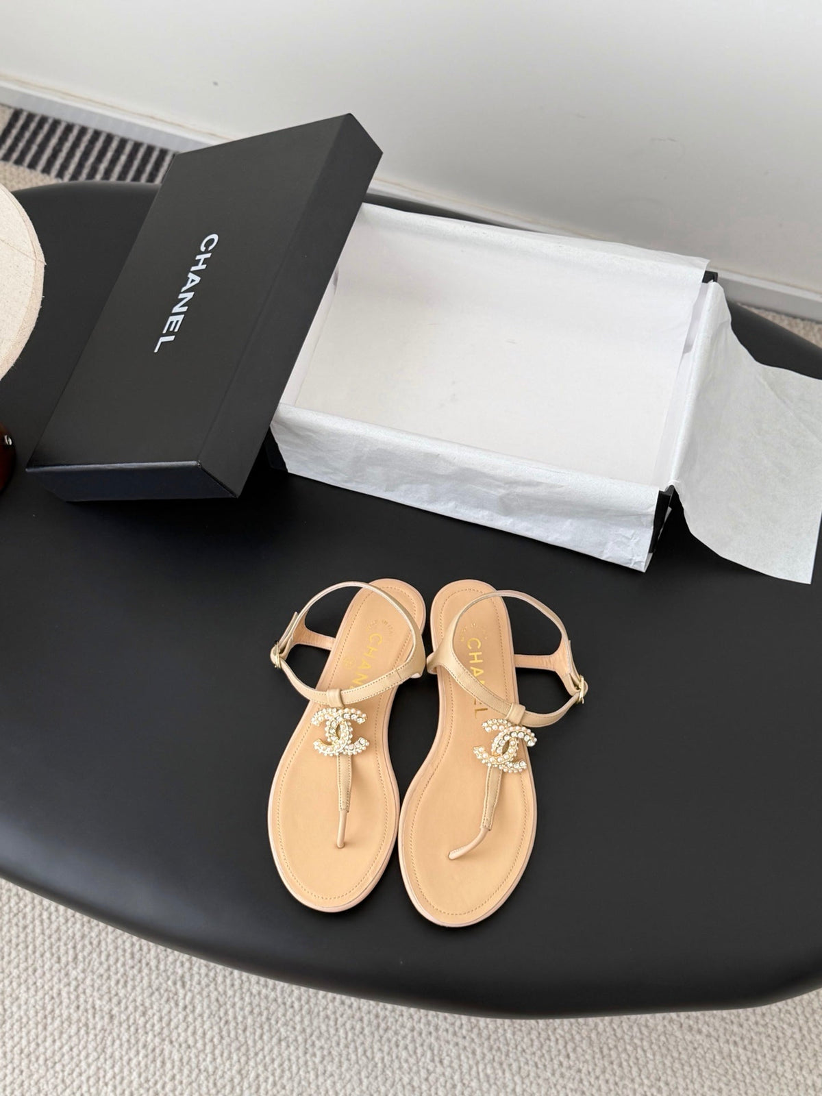 CC Strappy Sandals Beige Sheepskin 670386