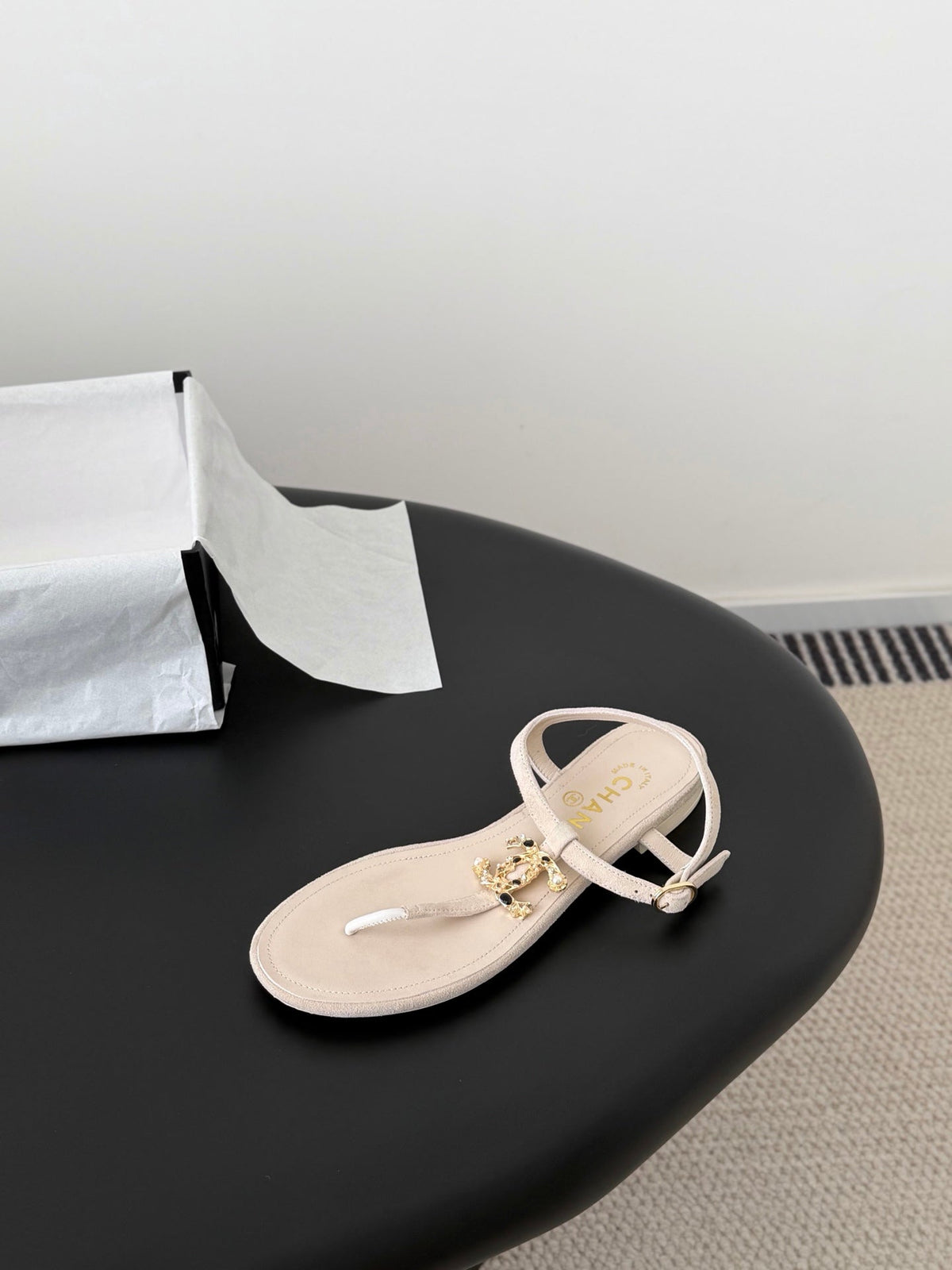 CC Strappy Sandals White Suede Sheepskin 670388