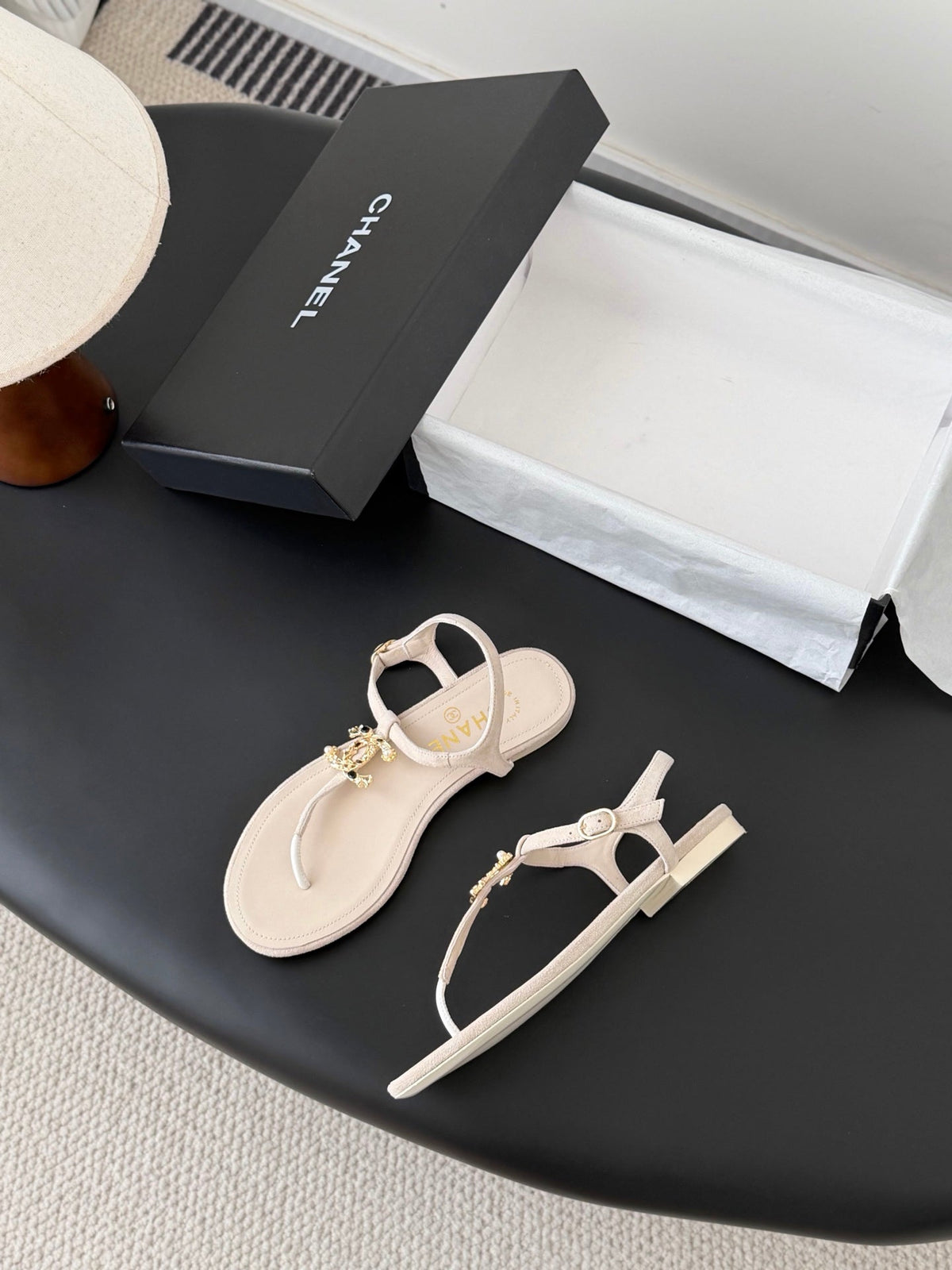 CC Strappy Sandals White Suede Sheepskin 670388