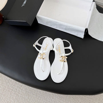 CC Strappy Sandals White Sheepskin 670389