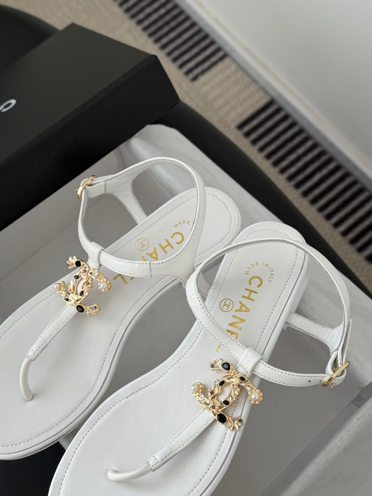 CC Strappy Sandals White Sheepskin 670389