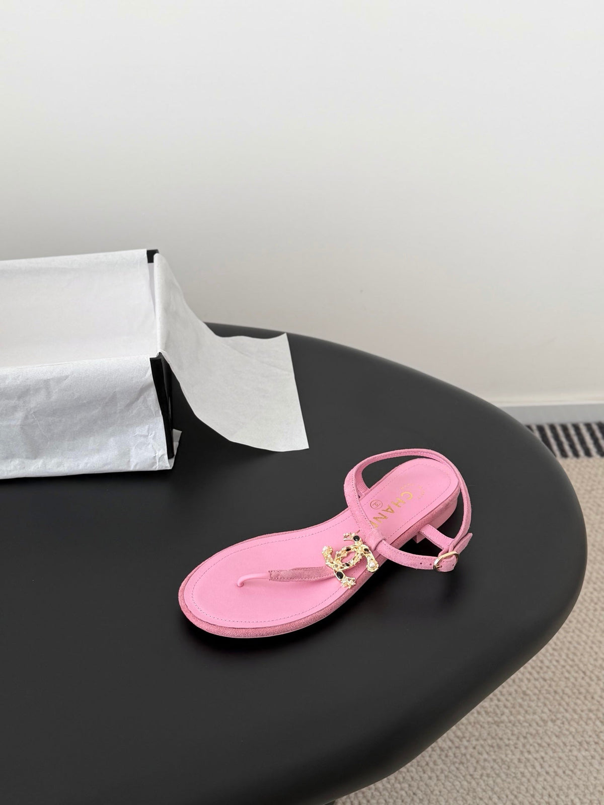 CC Strappy Sandals Pink Suede Sheepskin 670390