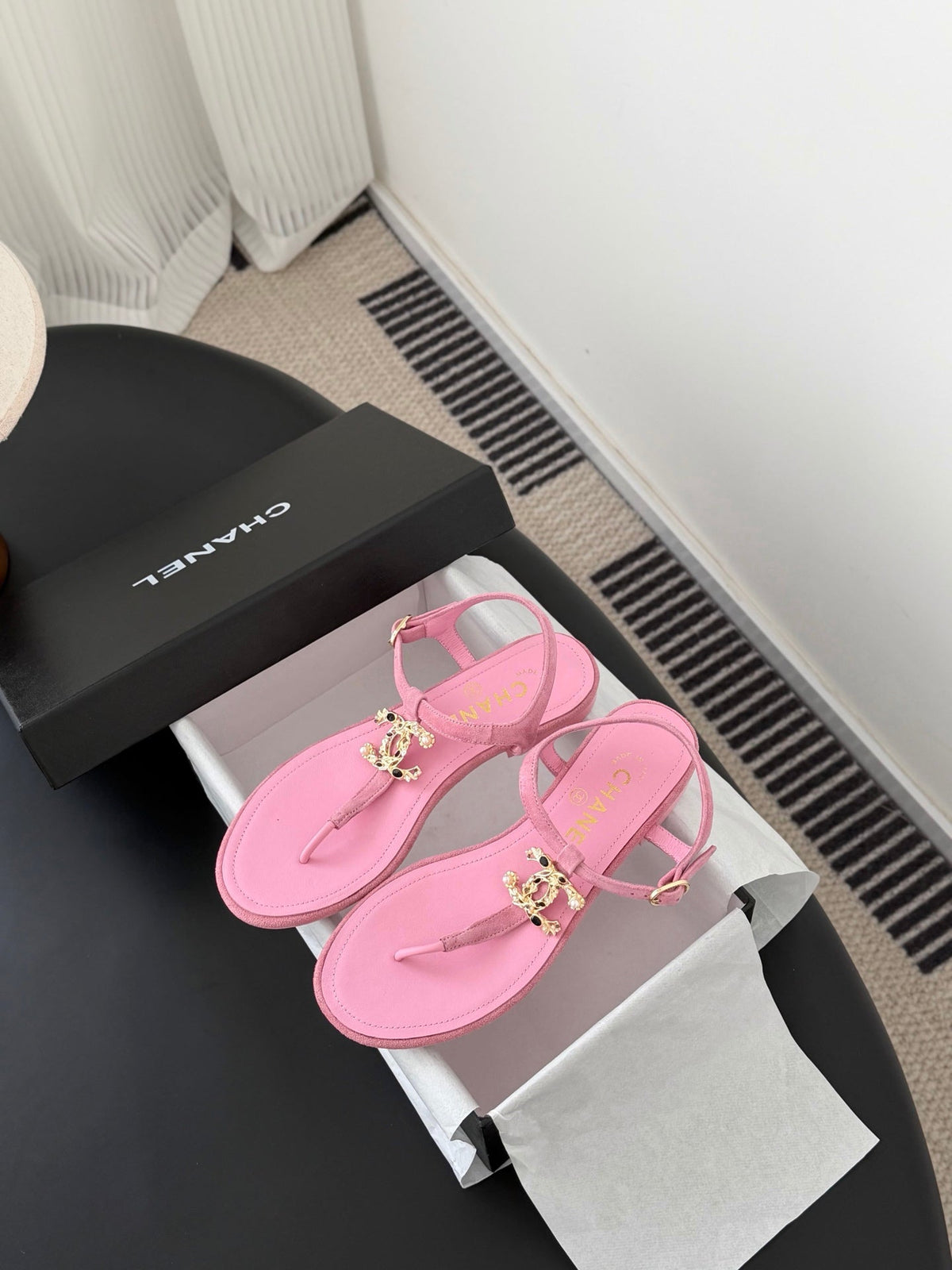 CC Strappy Sandals Pink Suede Sheepskin 670390