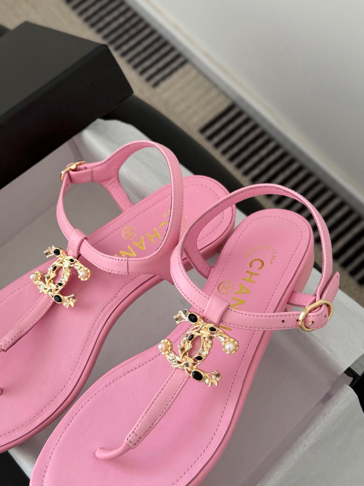 CC Strappy Sandals Pink Sheepskin 670391