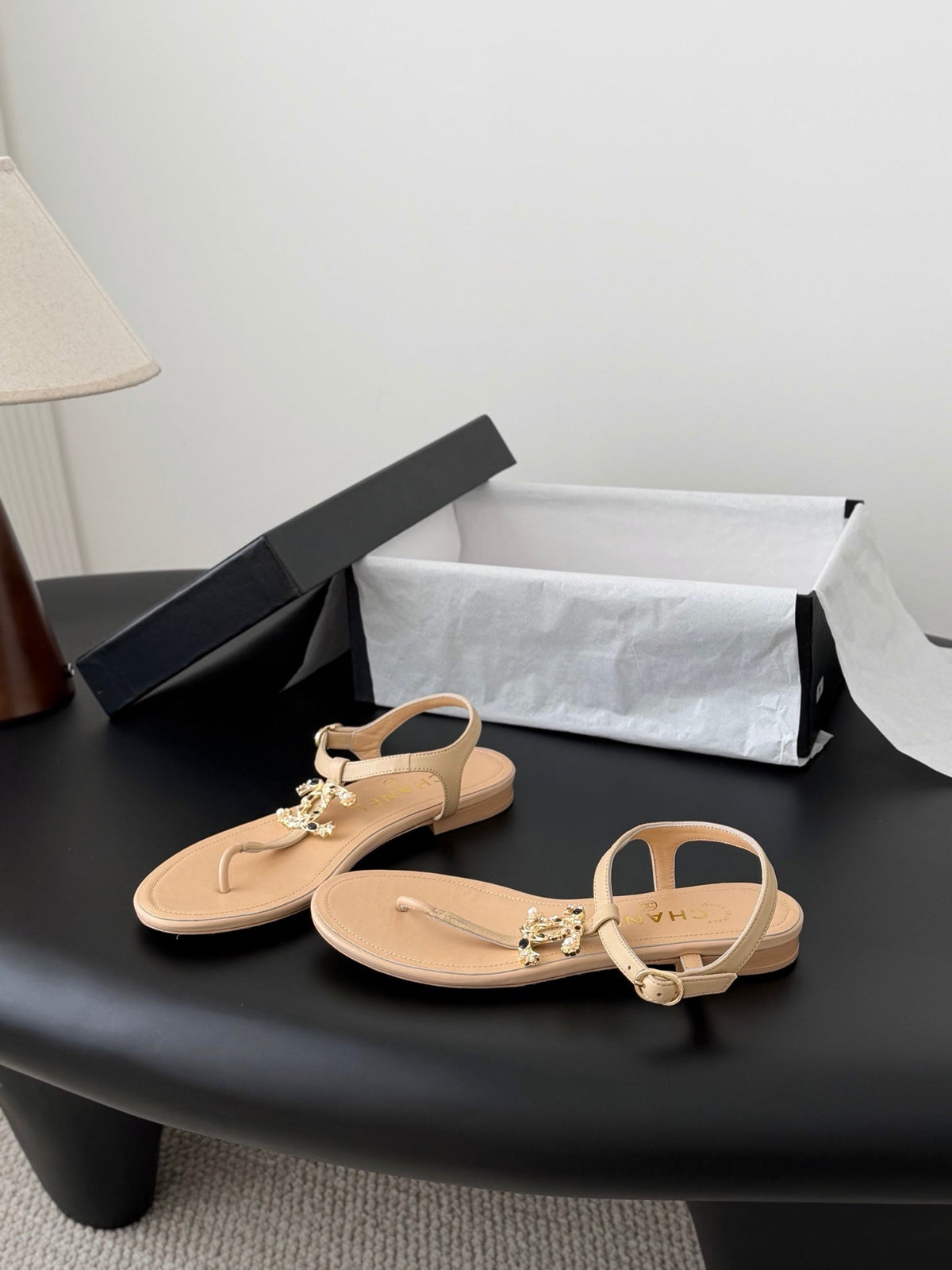 CC Strappy Sandals Beige Sheepskin 670392