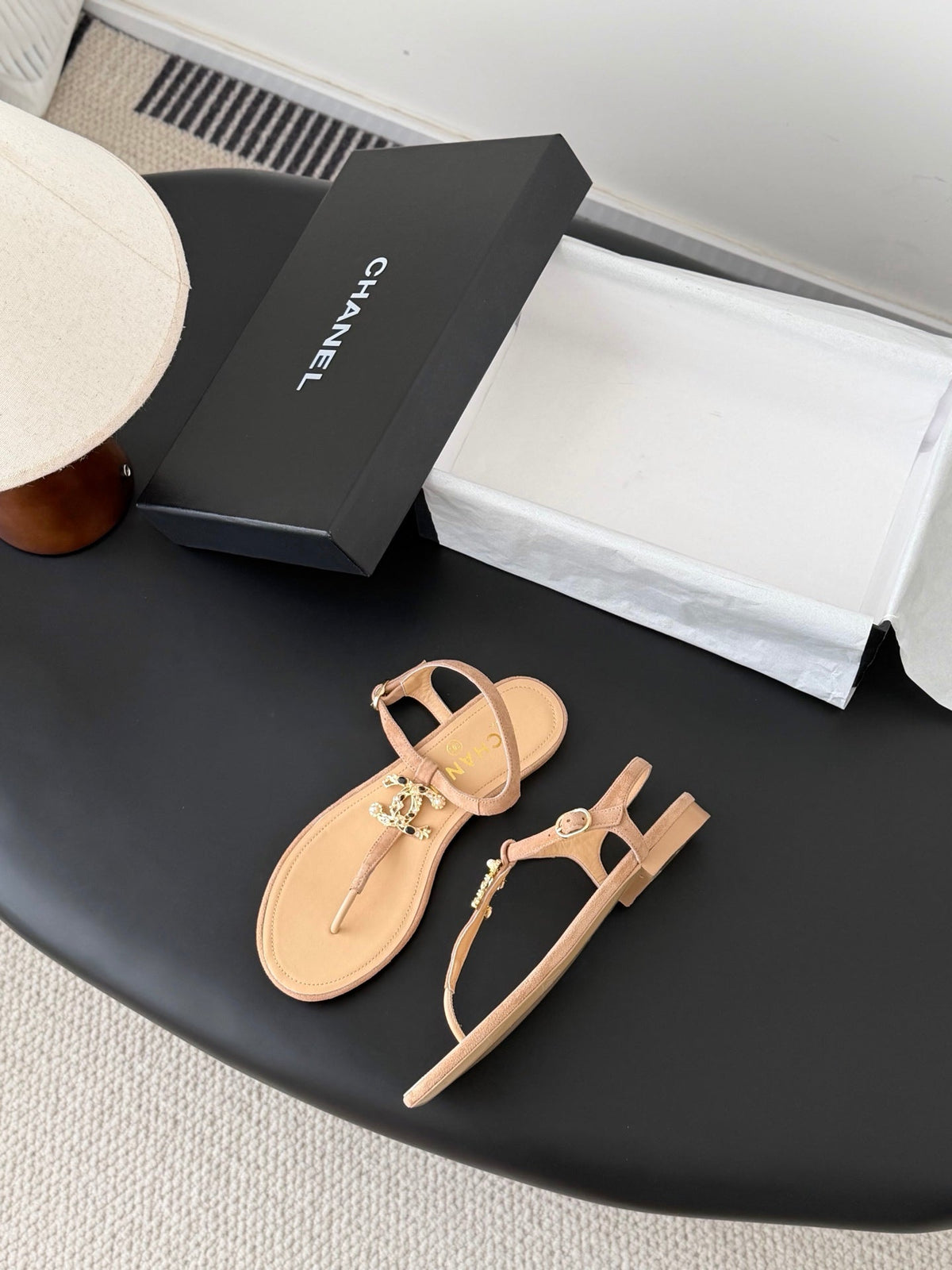 CC Strappy Sandals Beige Suede Sheepskin 670393