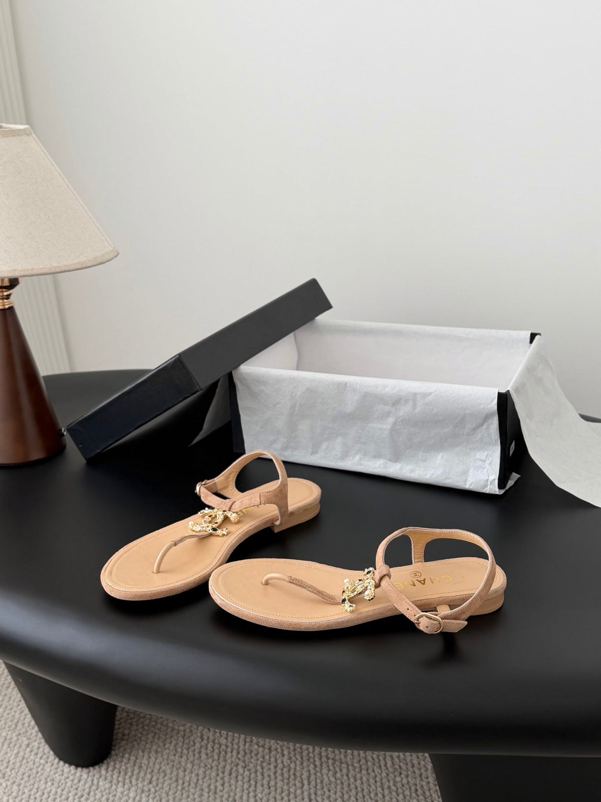 CC Strappy Sandals Beige Suede Sheepskin 670393