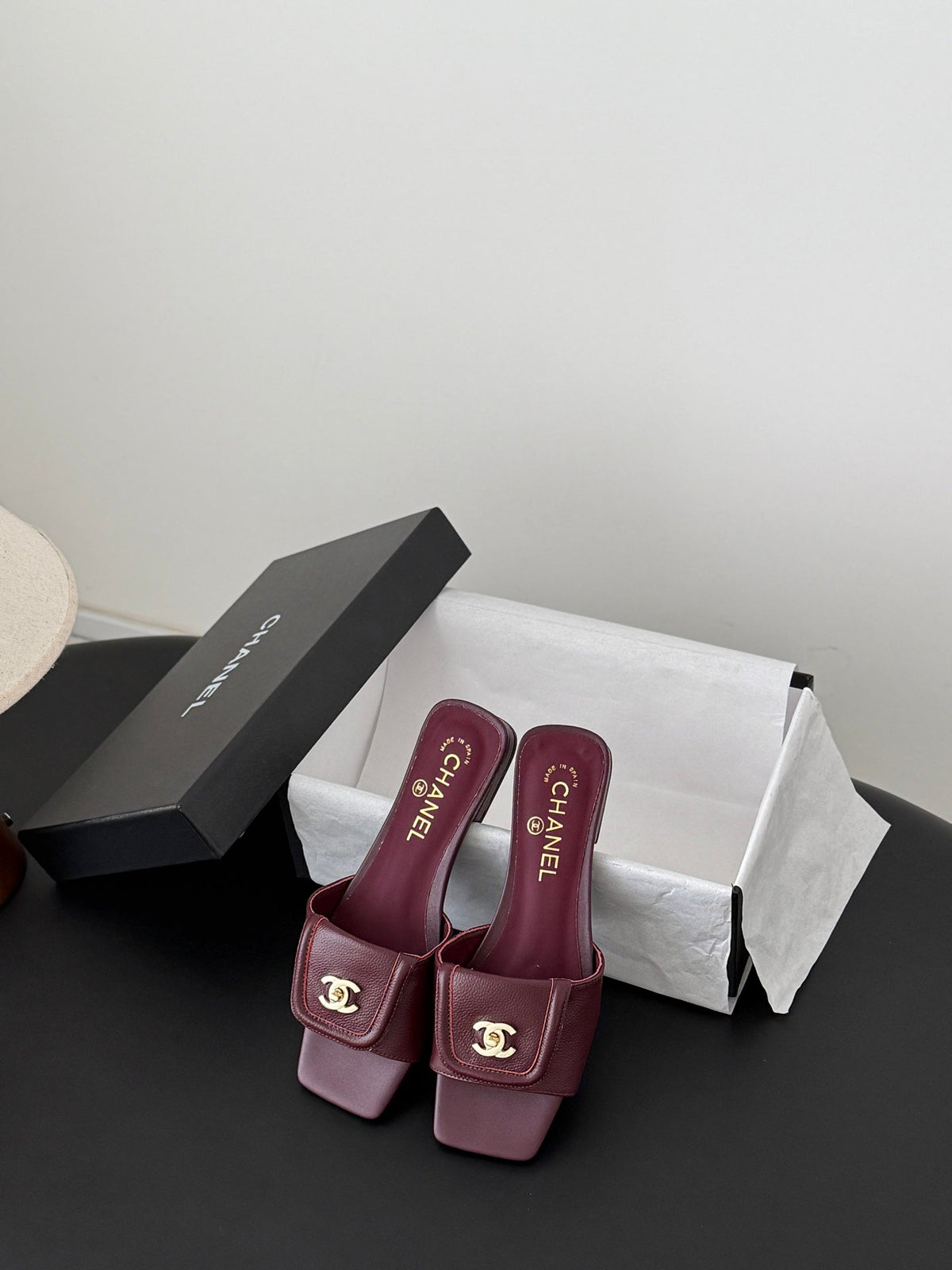 CC 26C Slippers Flat Dark Burgundy Sheepskin 717795