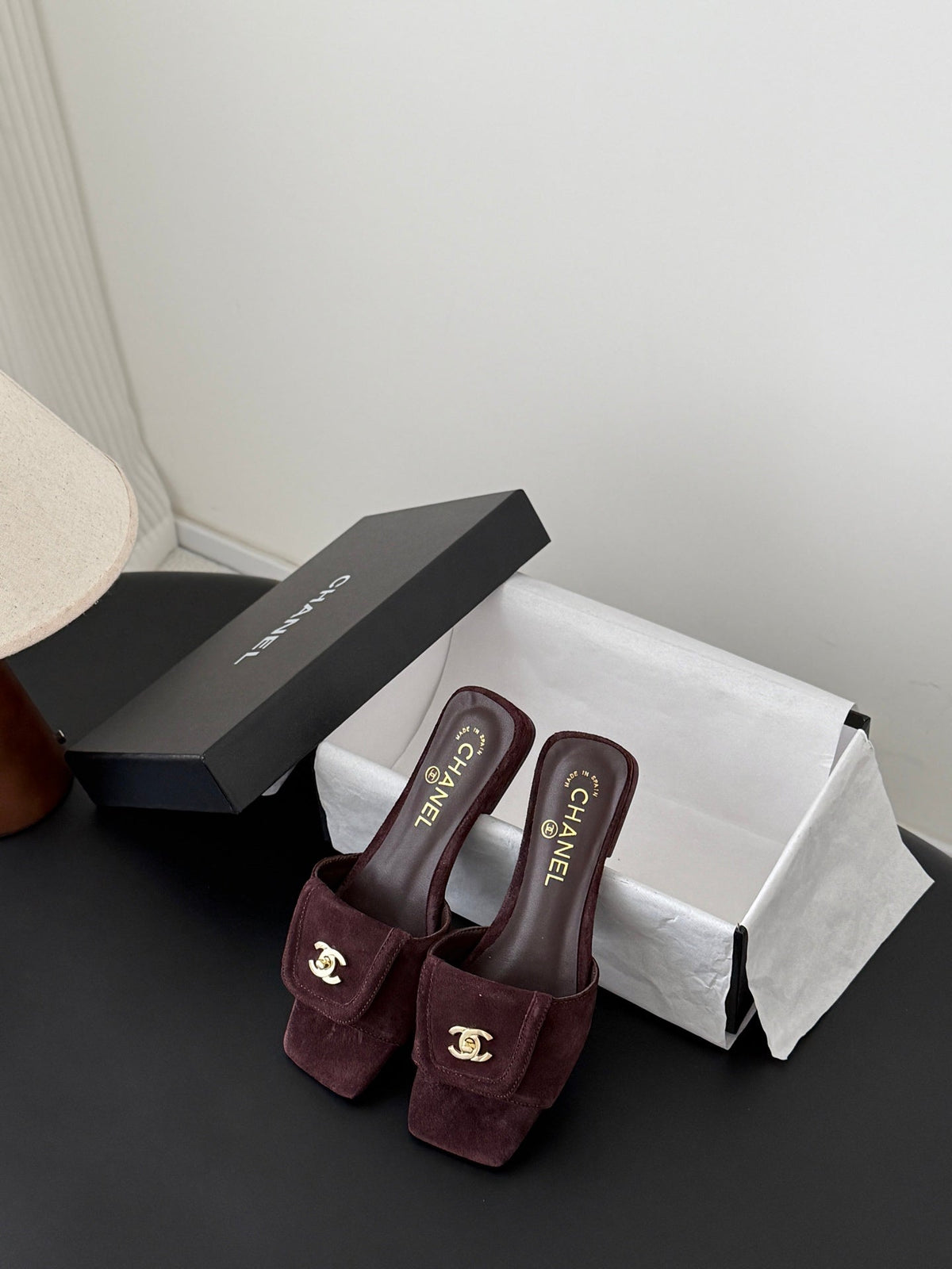 CC 26C Slippers Flat Dark Burgundy Suede 717796