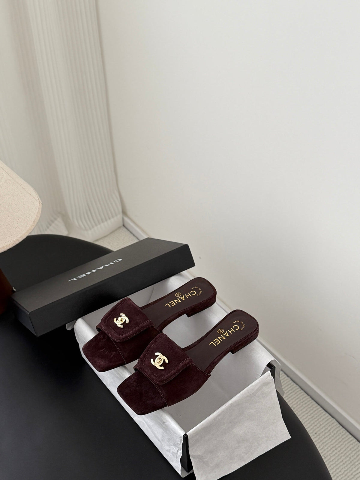 CC 26C Slippers Flat Dark Burgundy Suede 717796
