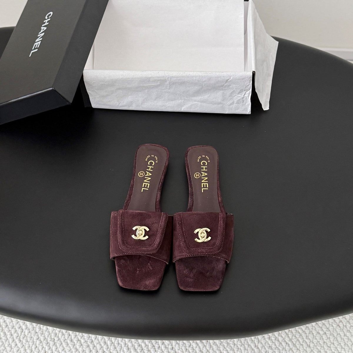 CC 26C Slippers Flat Dark Burgundy Suede 717796