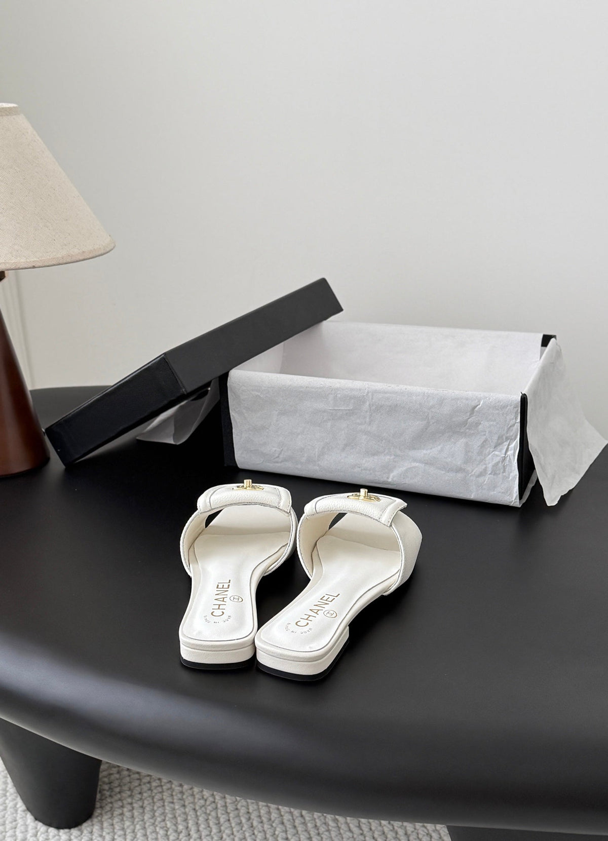 CC 26C Slippers Flat White Grain Leather 717799