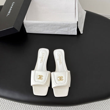 CC 26C Slippers Flat White Grain Leather 717799