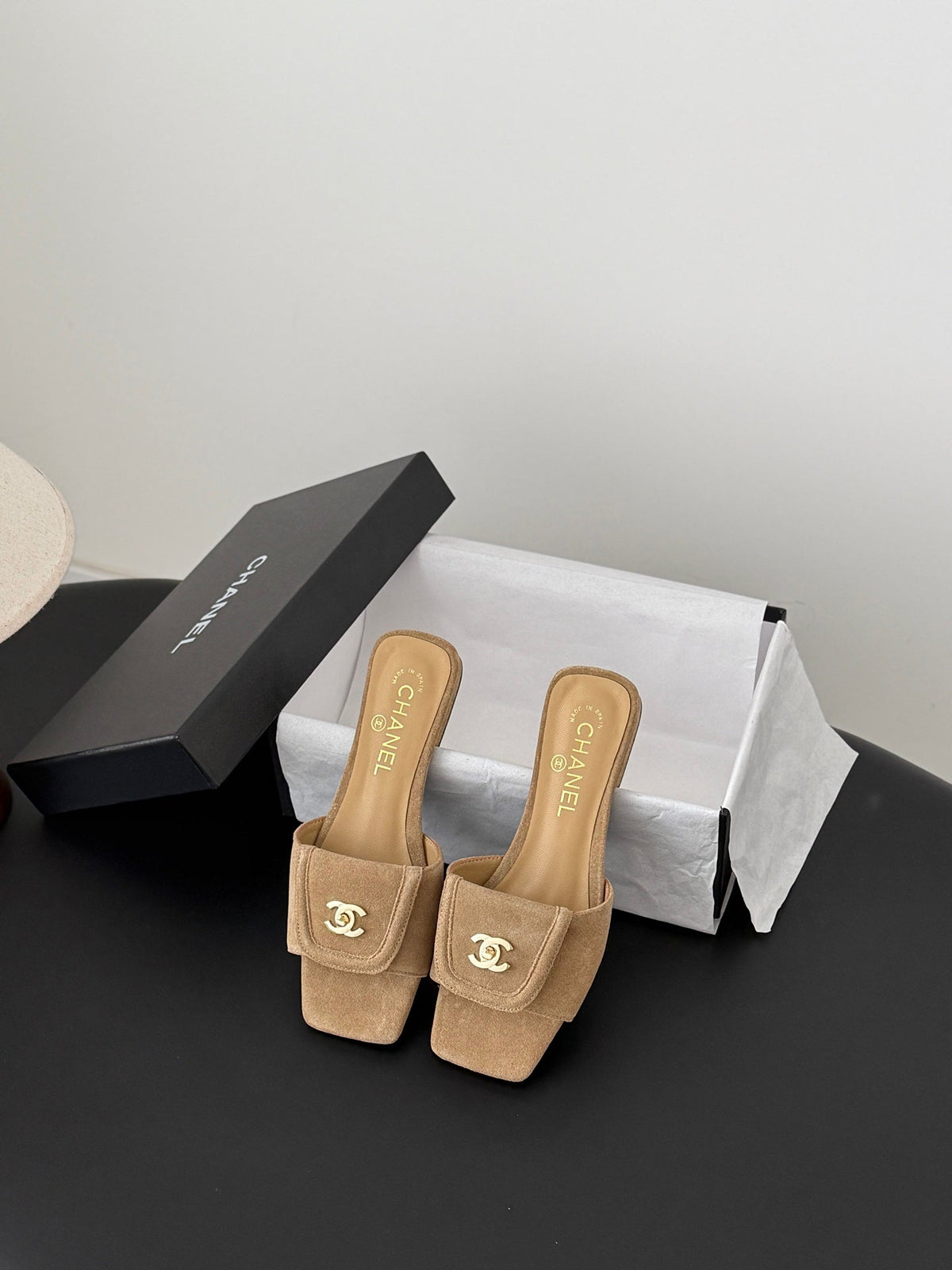 CC 26C Slippers Flat Beige Suede 717797