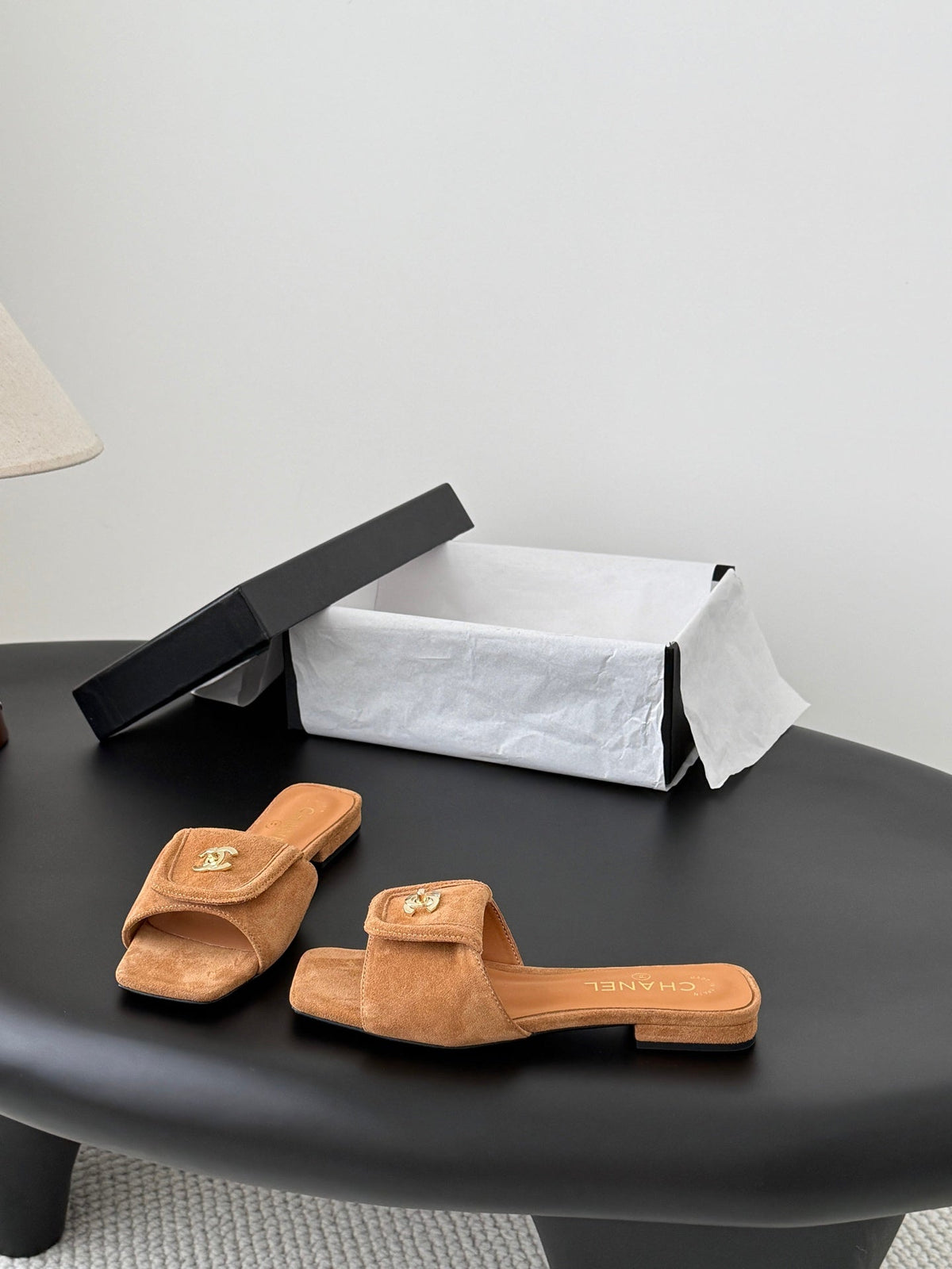 CC 26C Slippers Flat Camel Suede 717804