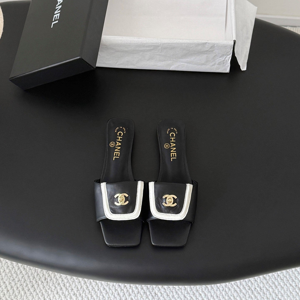 CC 26C Slippers Flat Black Whide Sheepskin 717805