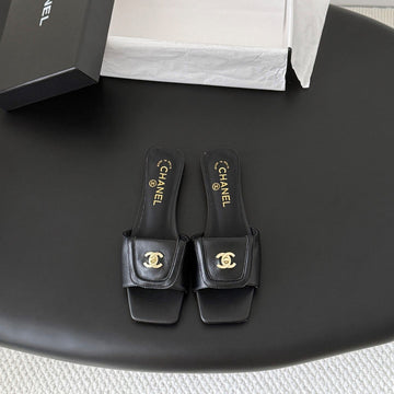 CC 26C Slippers Flat Black Sheepskin 717807
