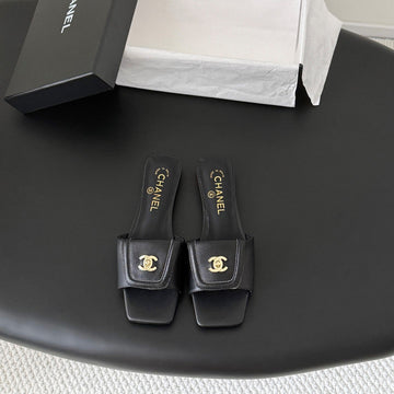 CC 26C Slippers Flat Black Grain Calfskin 717808