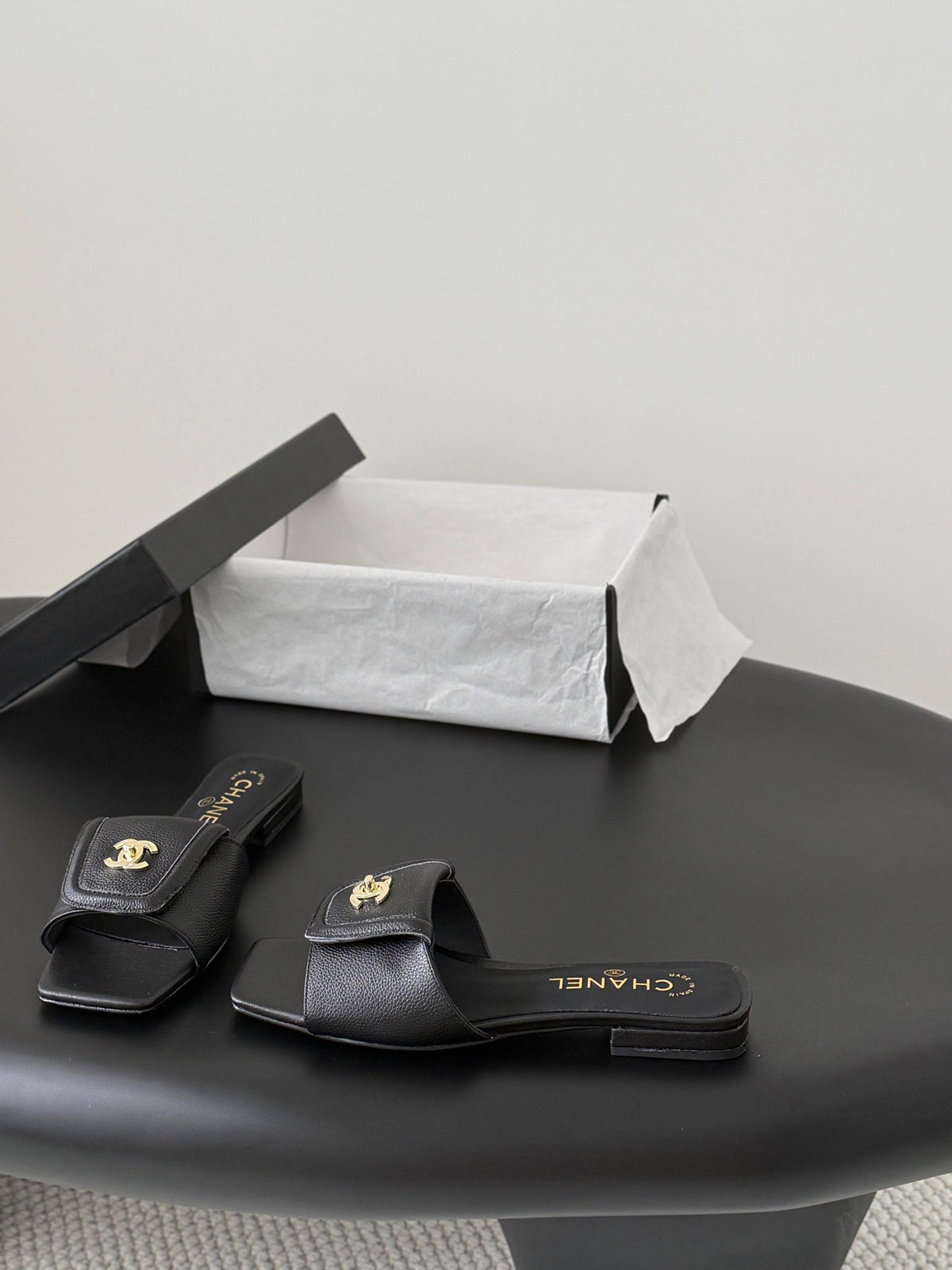 CC 26C Slippers Flat Black Grain Calfskin 717808
