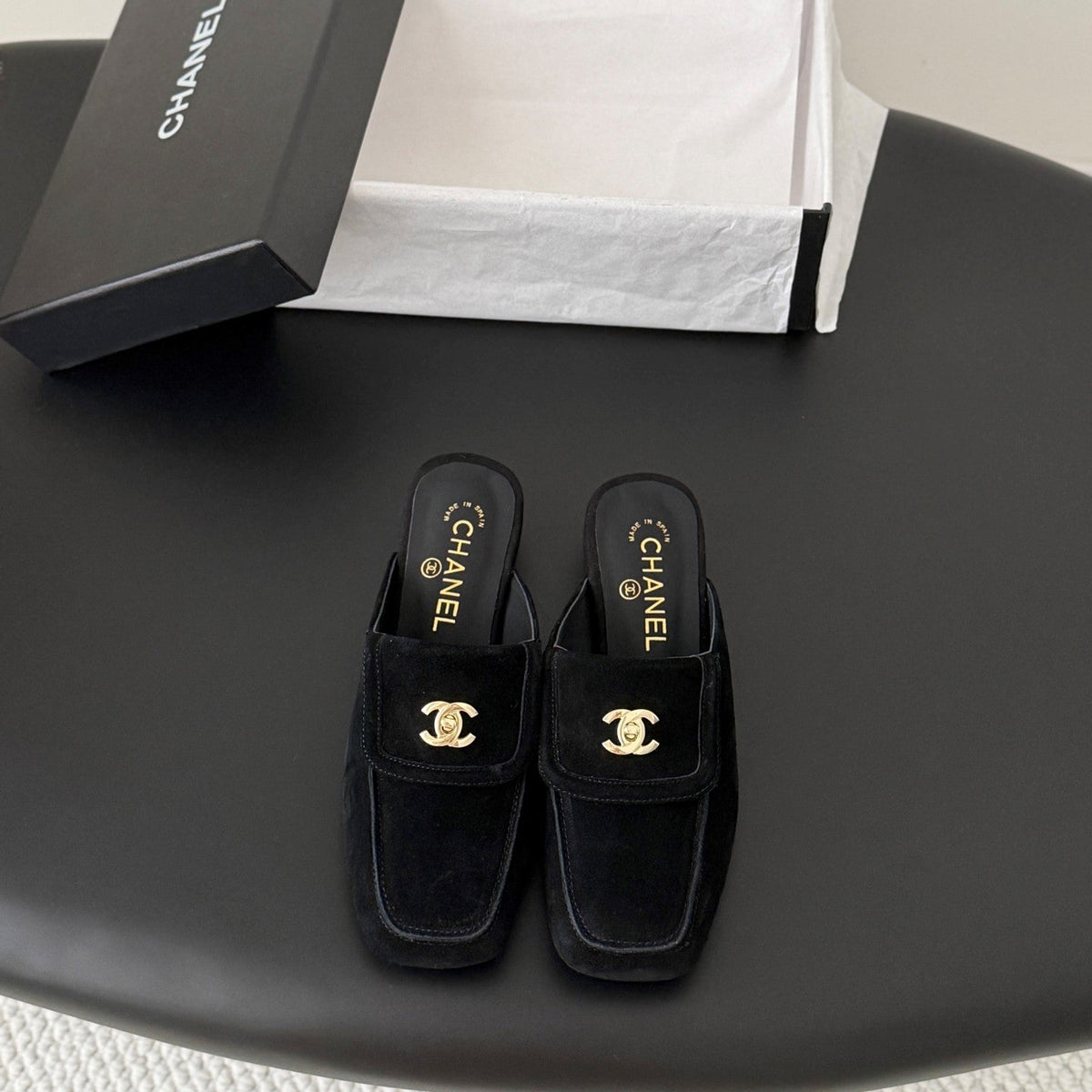 CC Half-Slippers Flat Black Suede 717811