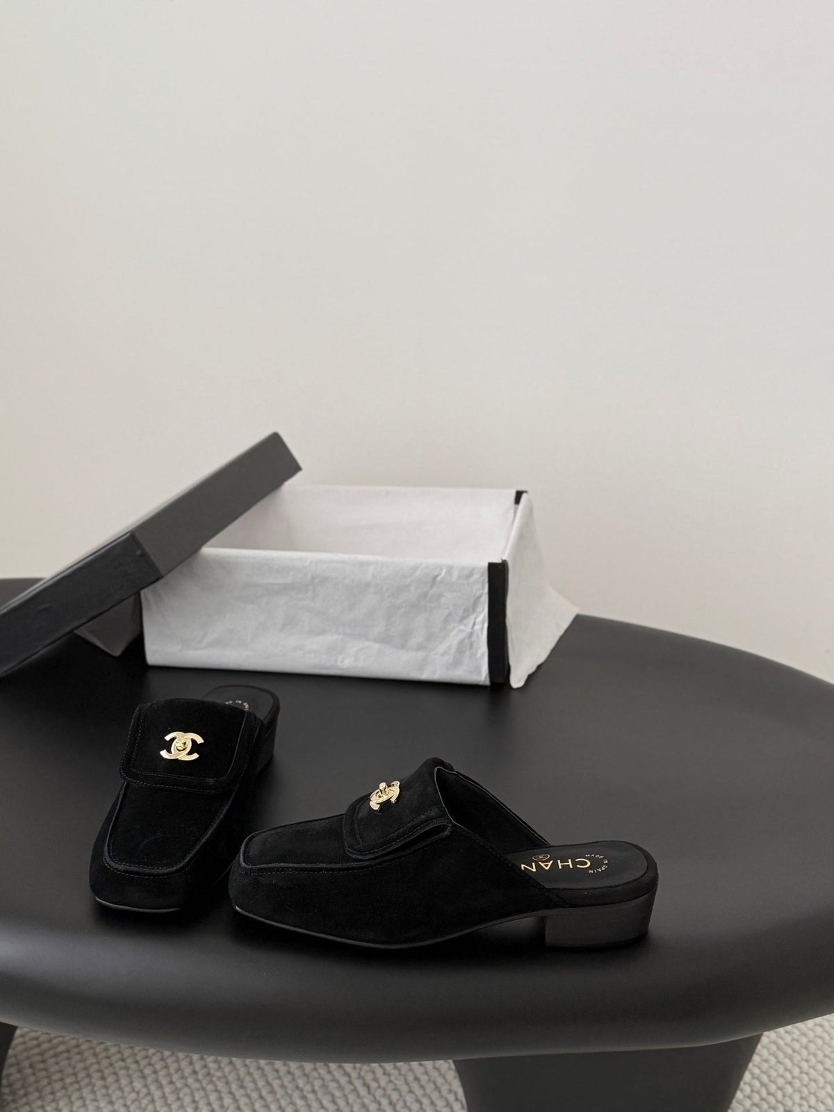 CC Half-Slippers Flat Black Suede 717811