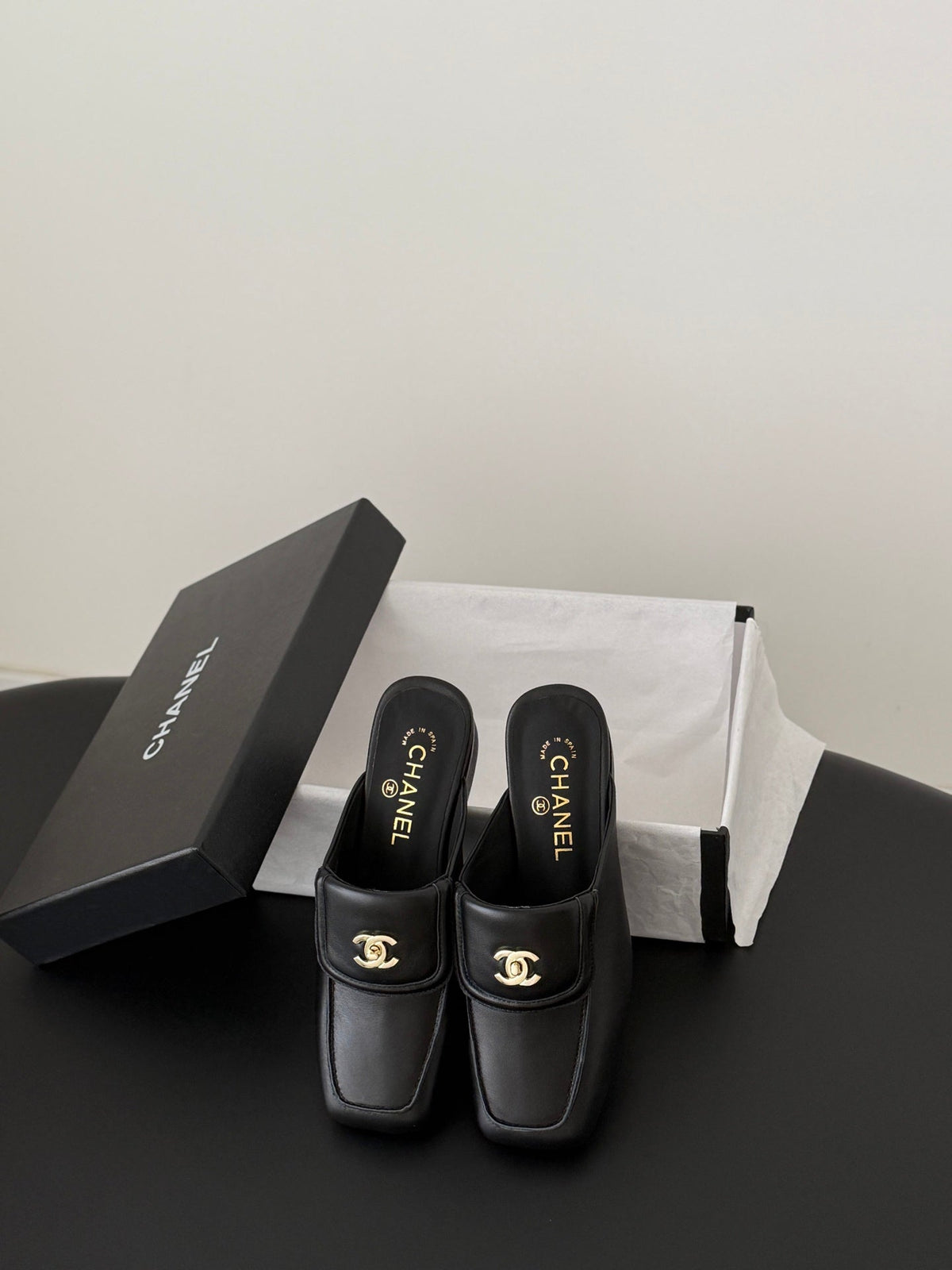 CC Half-Slippers Flat Black Calfskin 717815