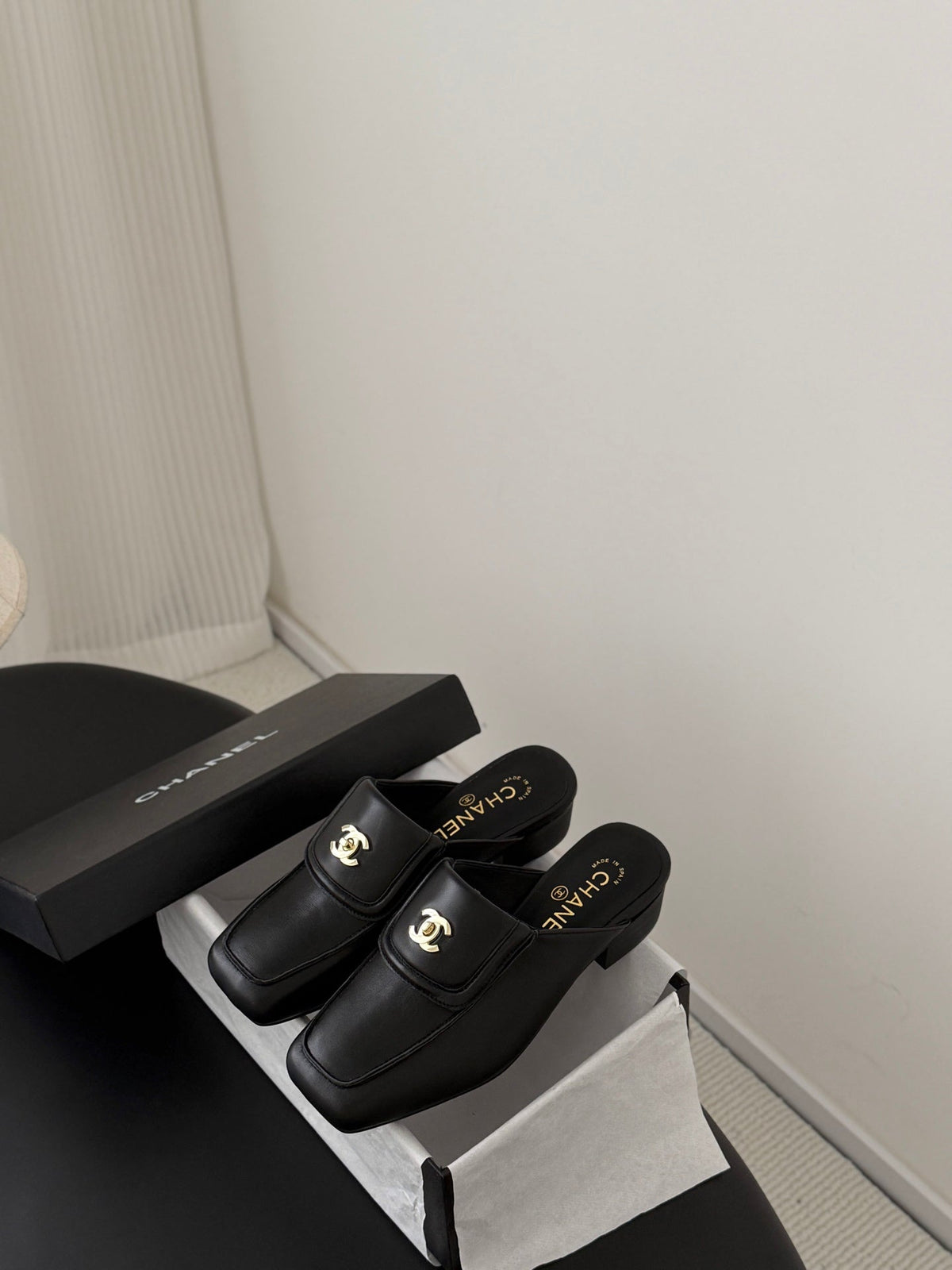 CC Half-Slippers Flat Black Calfskin 717815