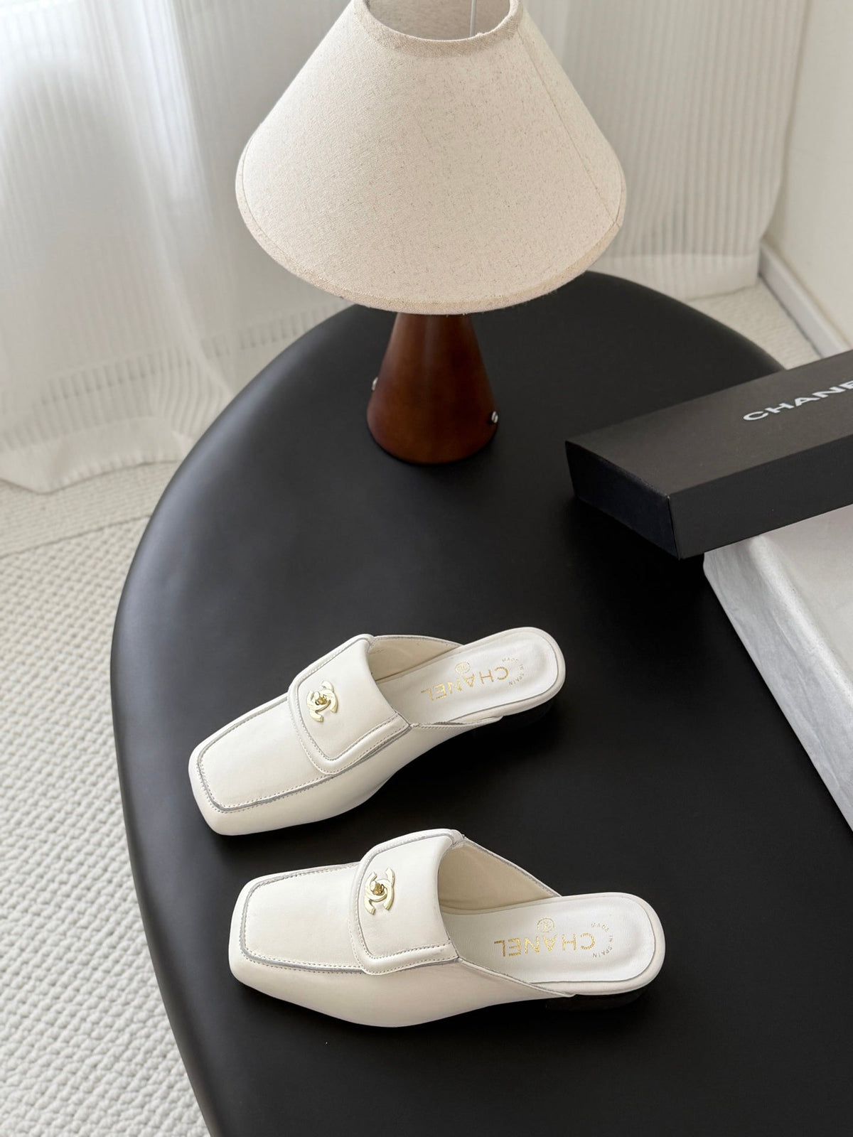 CC Half-Slippers Flat White Calfskin 717816