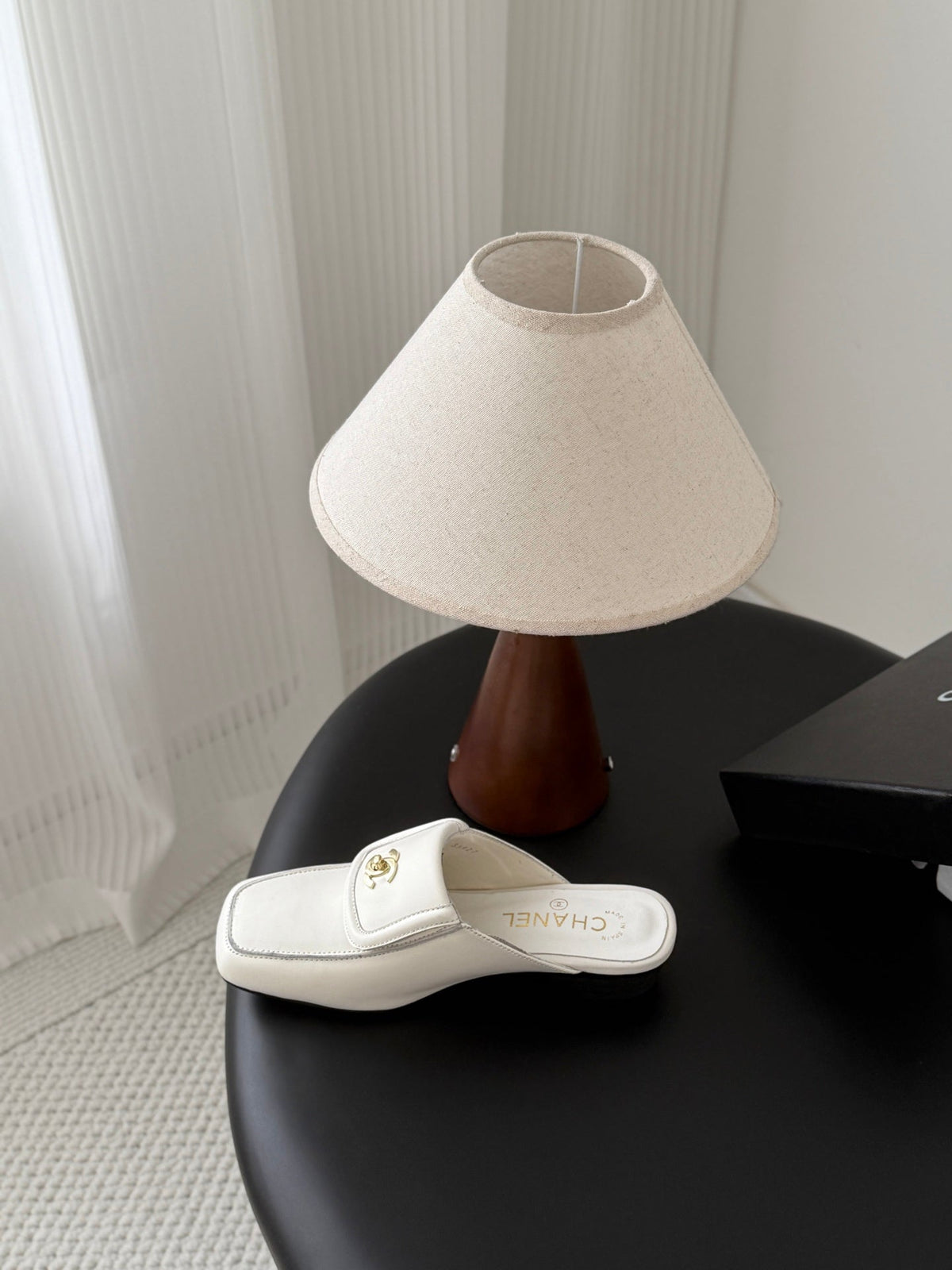 CC Half-Slippers Flat White Calfskin 717816