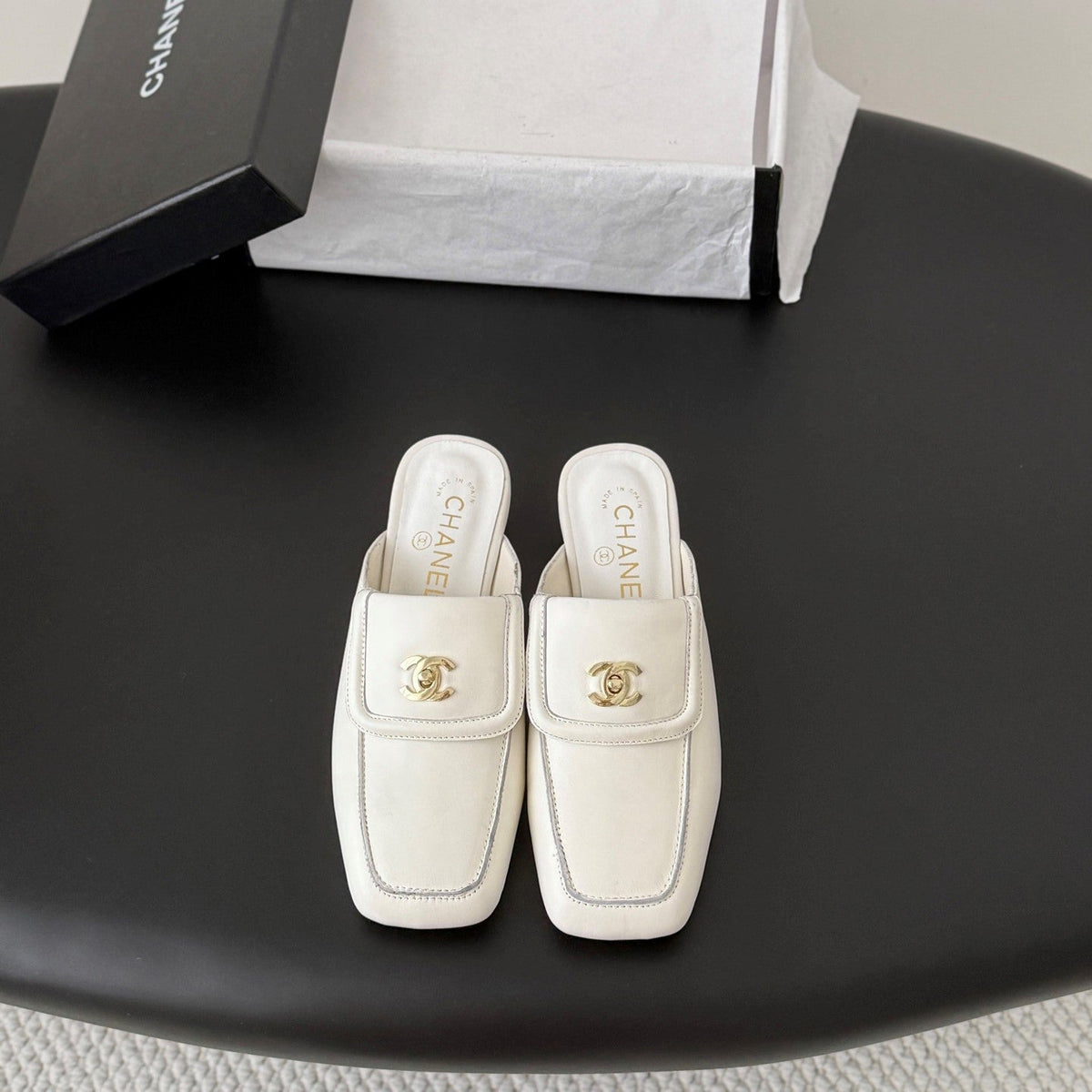 CC Half-Slippers Flat White Calfskin 717816