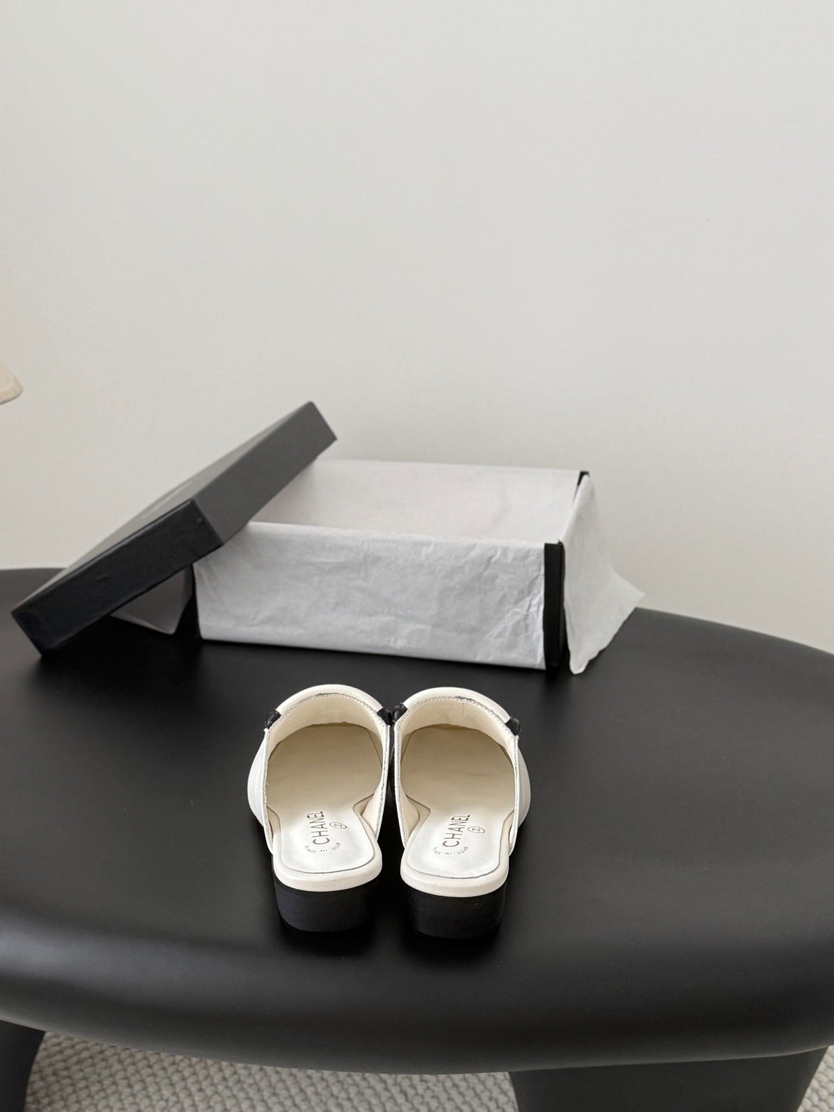 CC Half-Slippers Flat Black White Calfskin 717817