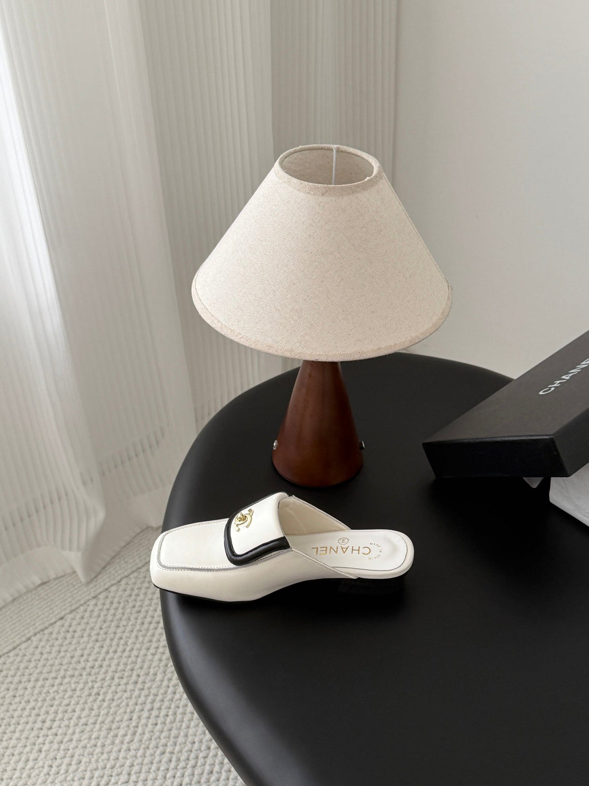 CC Half-Slippers Flat Black White Calfskin 717817