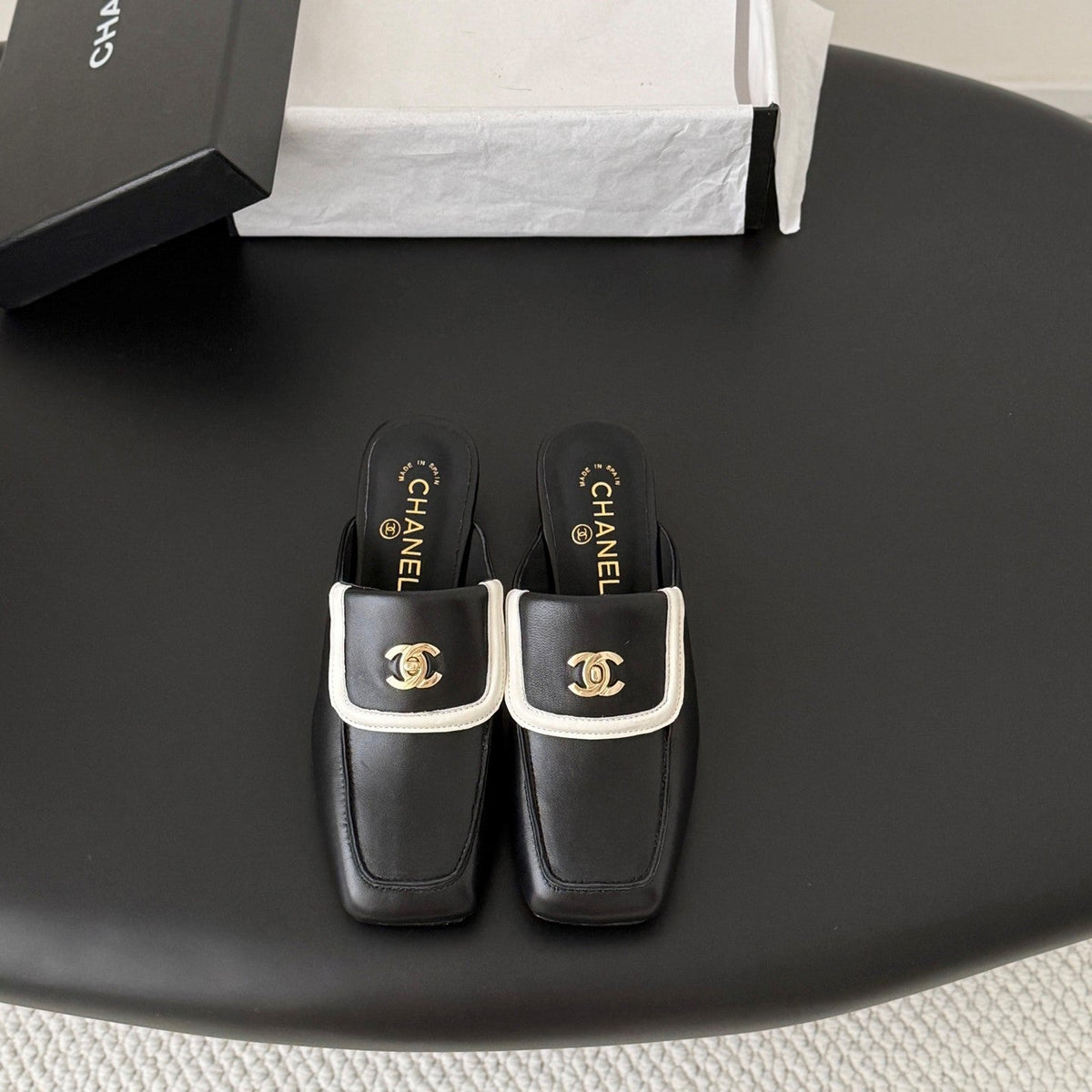 CC Half-Slippers Flat Black White Calfskin 717818