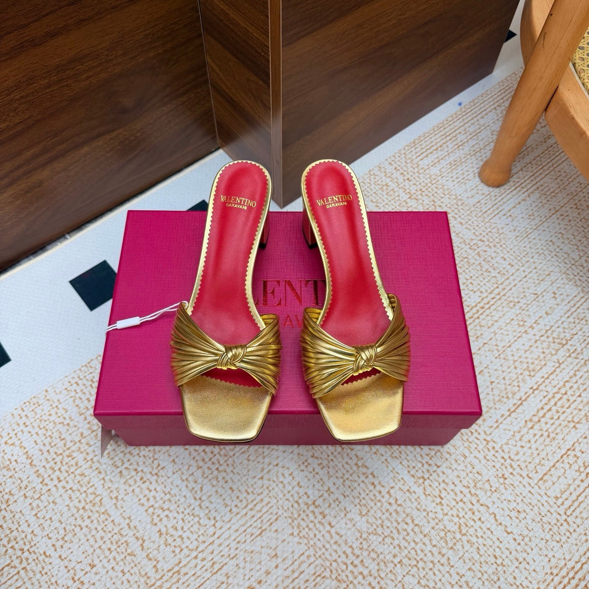 VT 26s Annet Mules 6.5cm Gold Woven Leather 974326