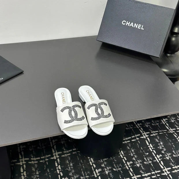 CC 2026 Slippers White Canvas Sheepskin 668148
