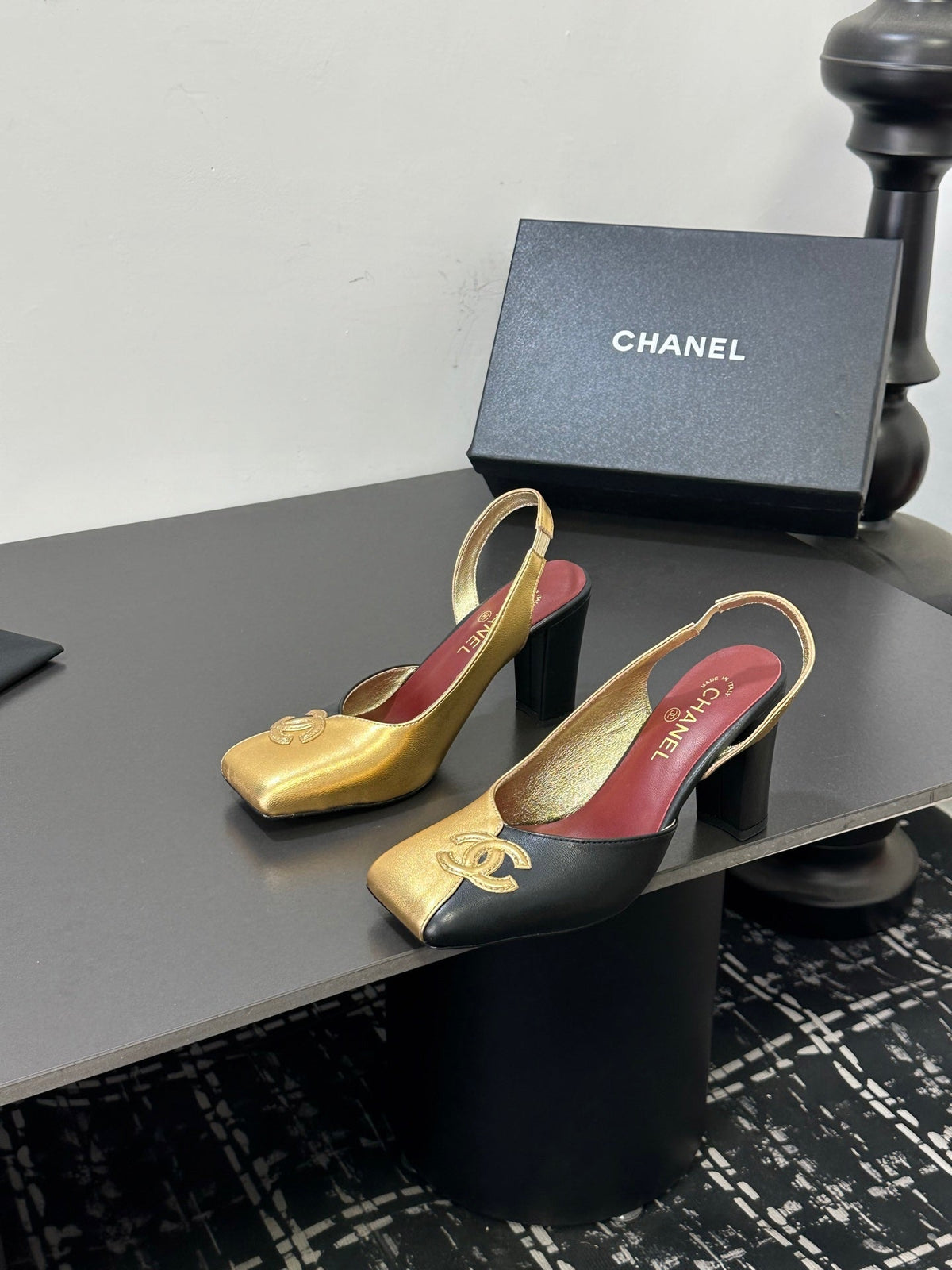 CC 26ss Slingback 6.5cm Gold Black Cowhide 668140