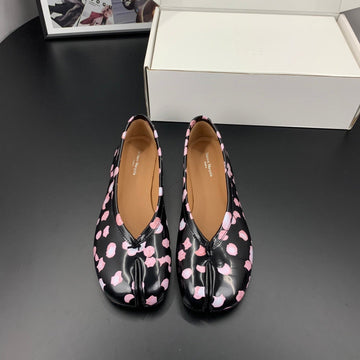 MM6 Tabi Ballet Flats Black Pink Cowhide 895246