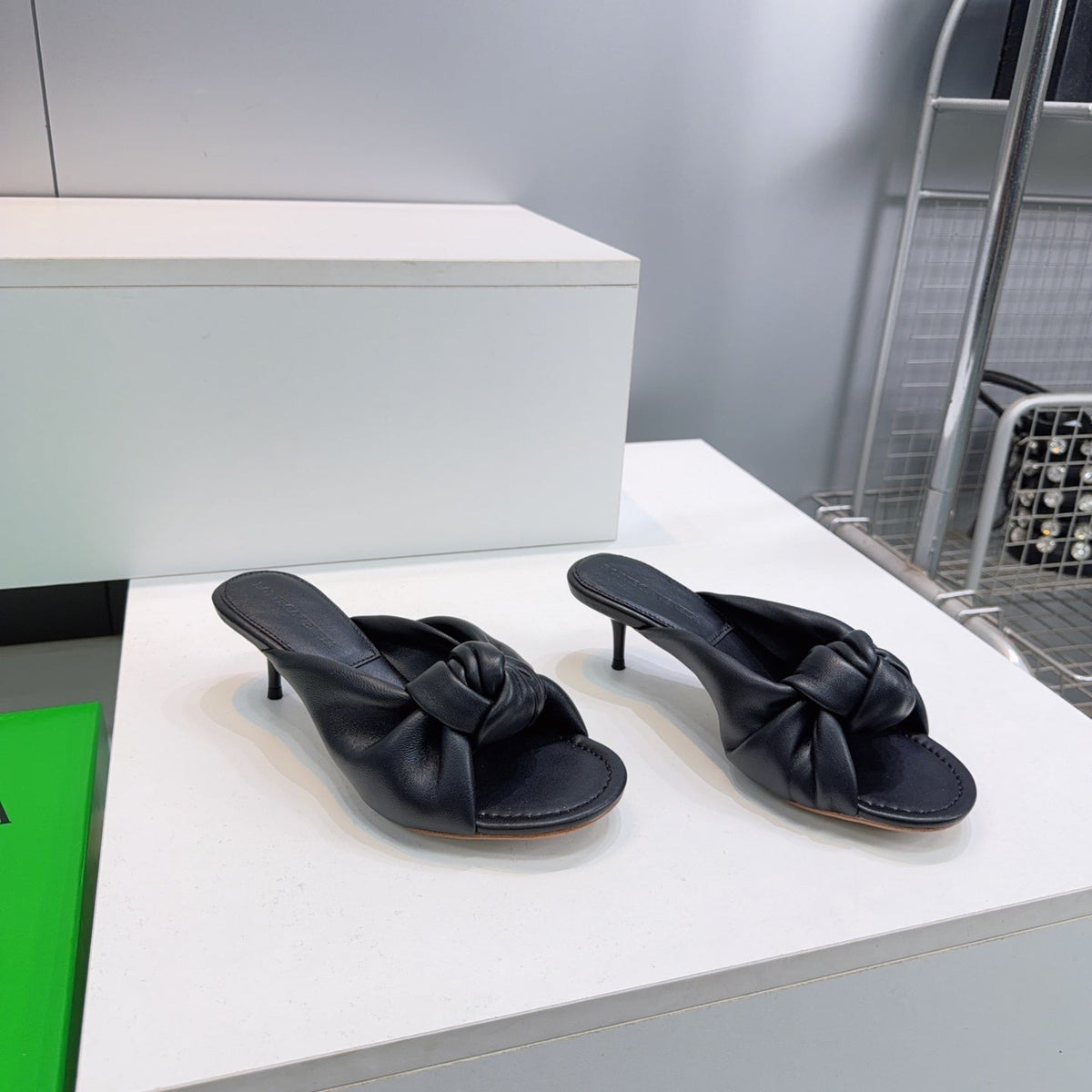 BV Cherry Mules 5.5cm Black Sheepskin 842926