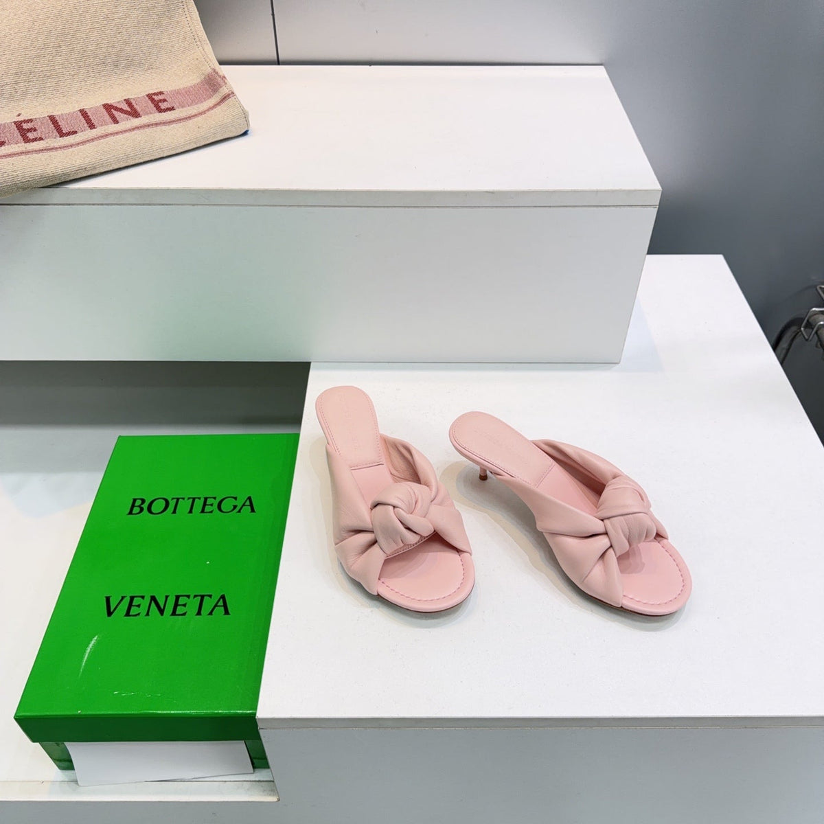 BV Cherry Mules 5.5cm Light Pink Sheepskin 842928