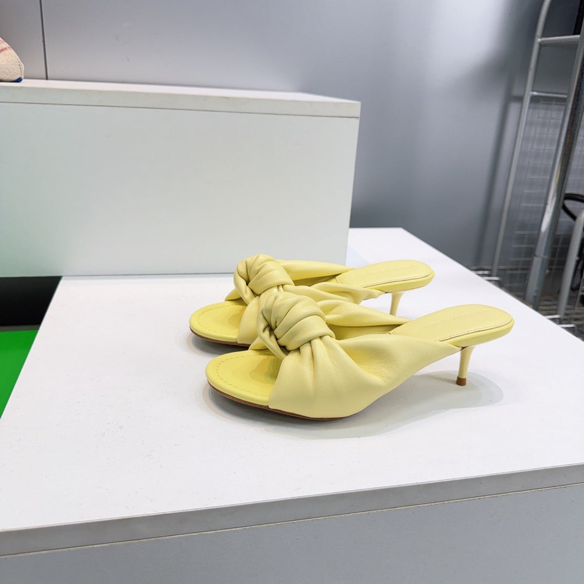 BV Cherry Mules 5.5cm Yellow Sheepskin 842930