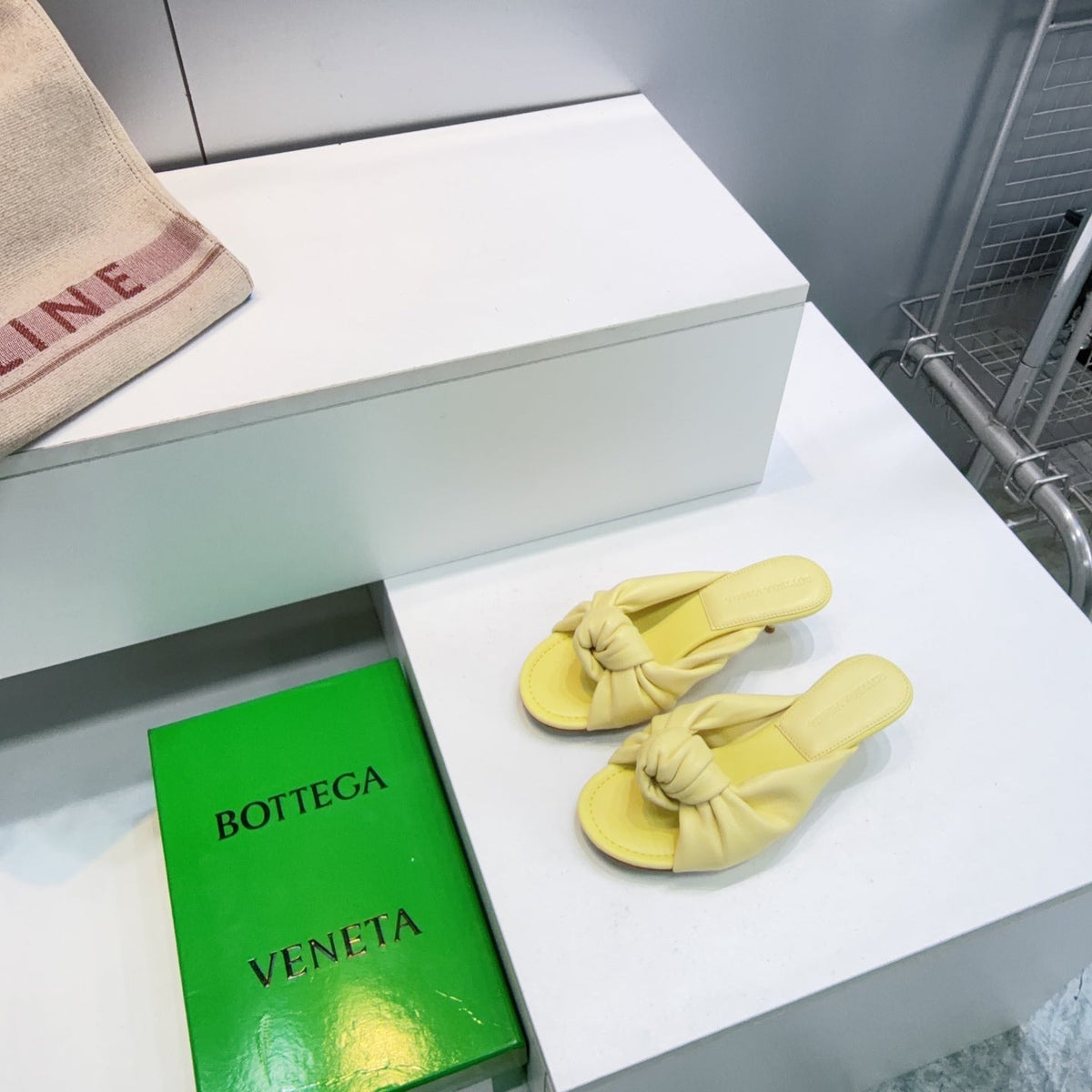 BV Cherry Mules 5.5cm Yellow Sheepskin 842930