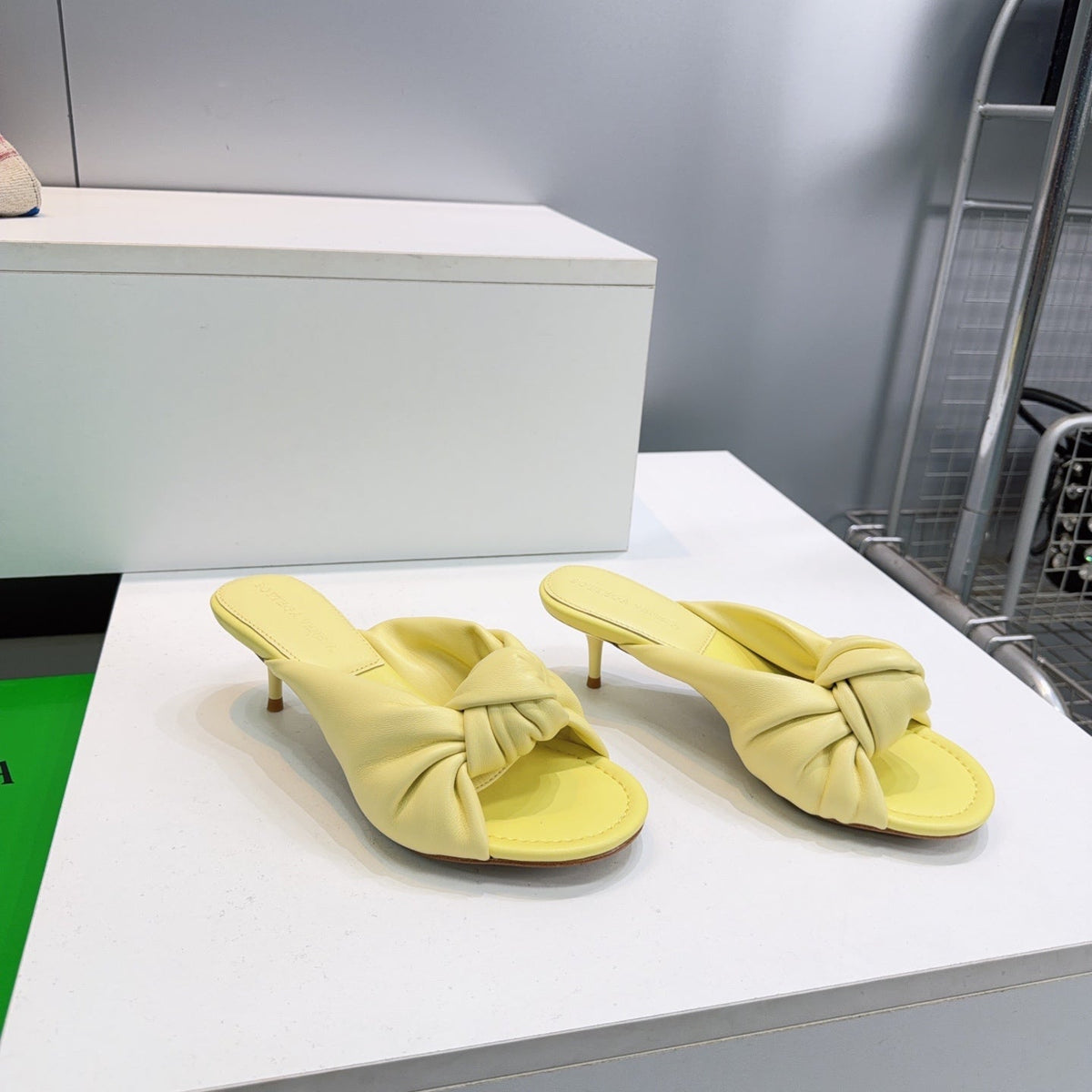 BV Cherry Mules 5.5cm Yellow Sheepskin 842930