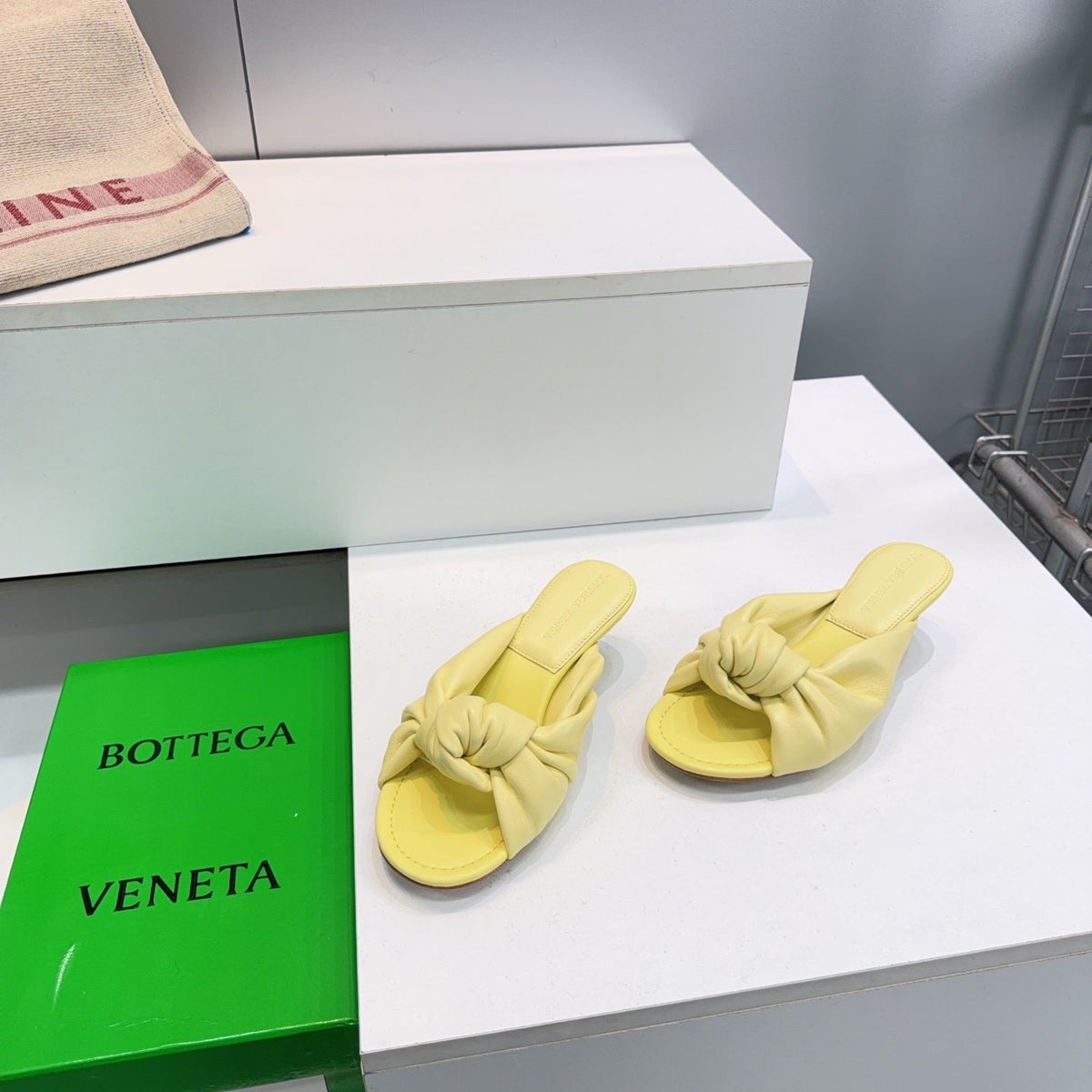 BV Cherry Mules 5.5cm Yellow Sheepskin 842930