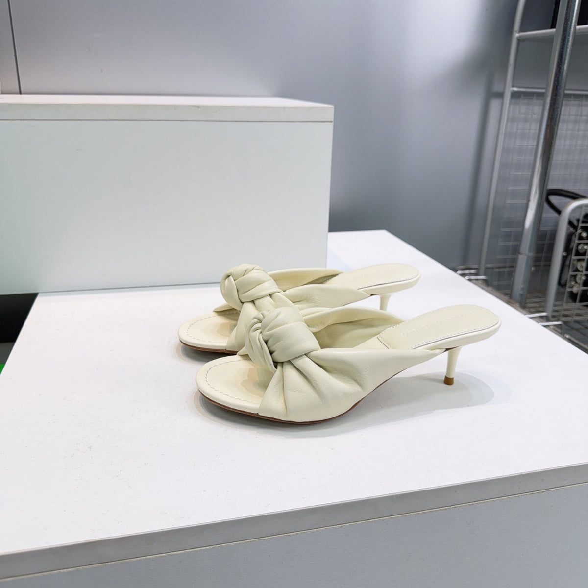 BV Cherry Mules 5.5cm Cream Sheepskin 842932
