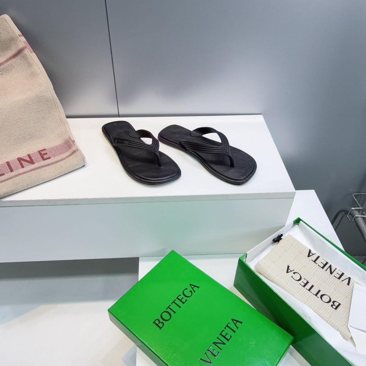 BV Sampieri Thong Sandal Black Rubber 842933