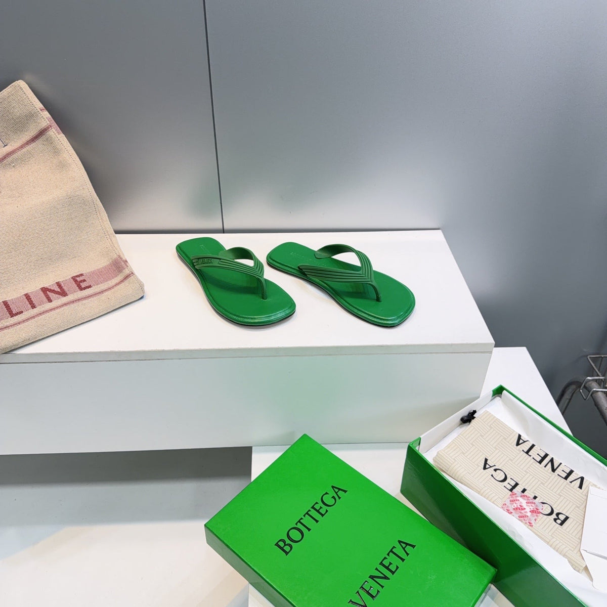 BV Sampieri Thong Sandal Green Rubber 842934