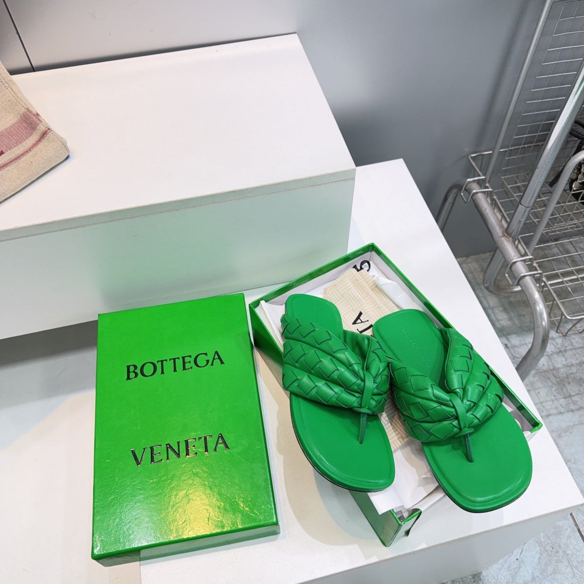 BV Salsa Flat Thong Green Intrecciato Leather 842949