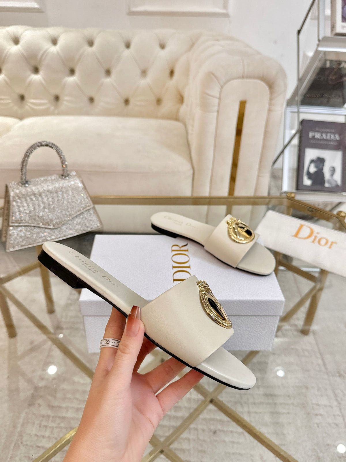 CD 26s Sandals Ivory Leather 667113